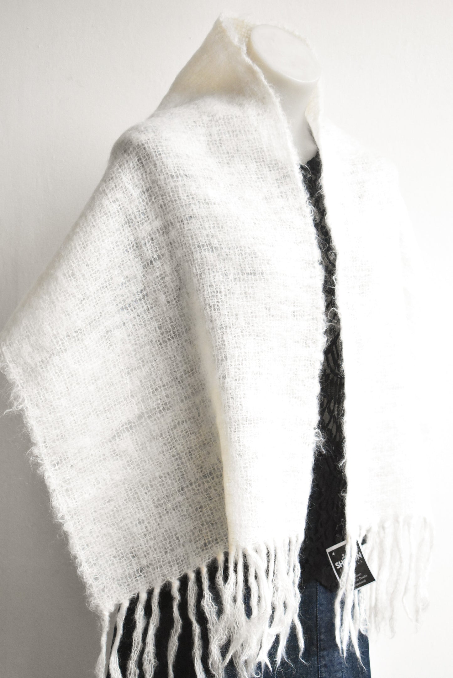 Wool cream tassled scarf