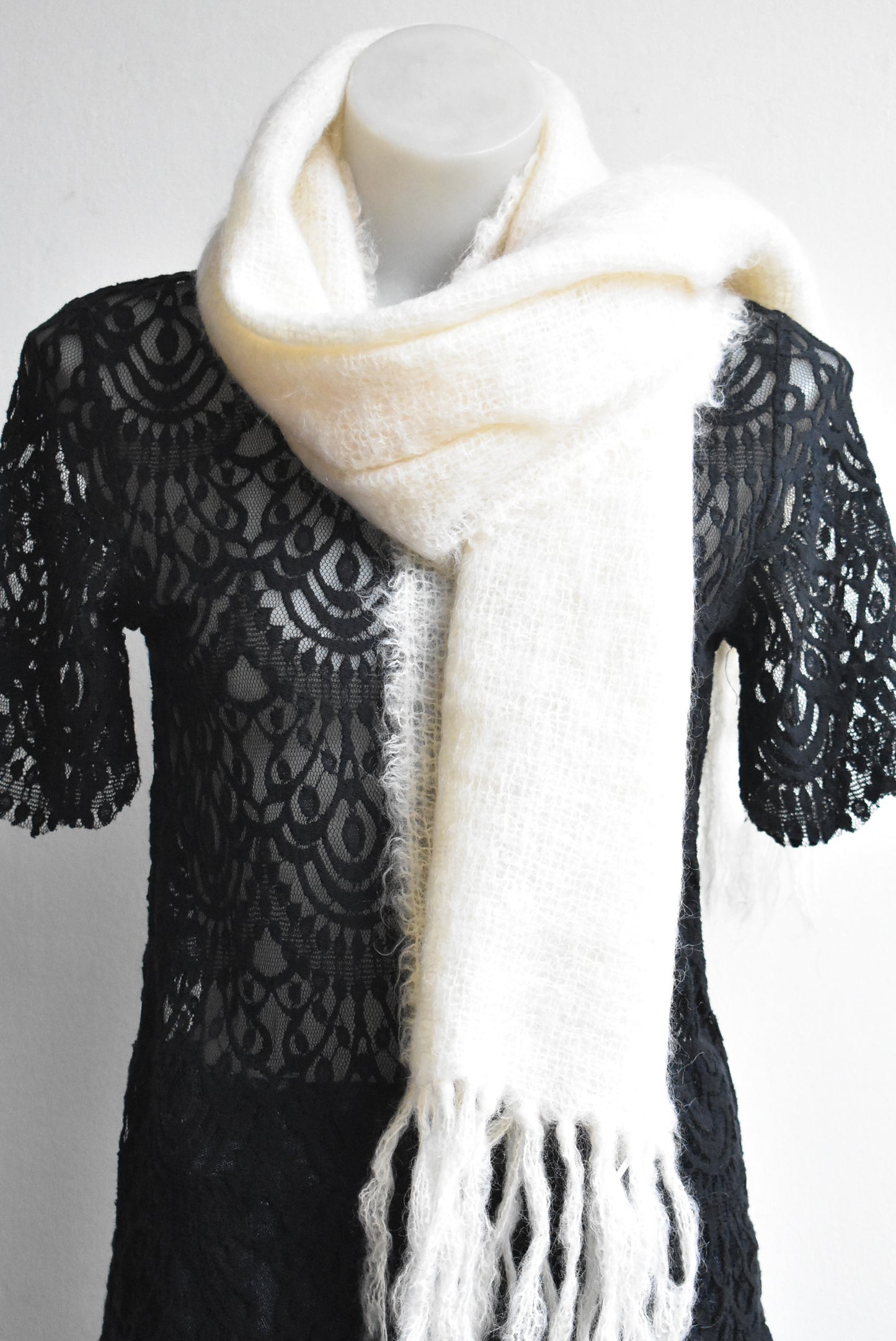 Wool cream tassled scarf