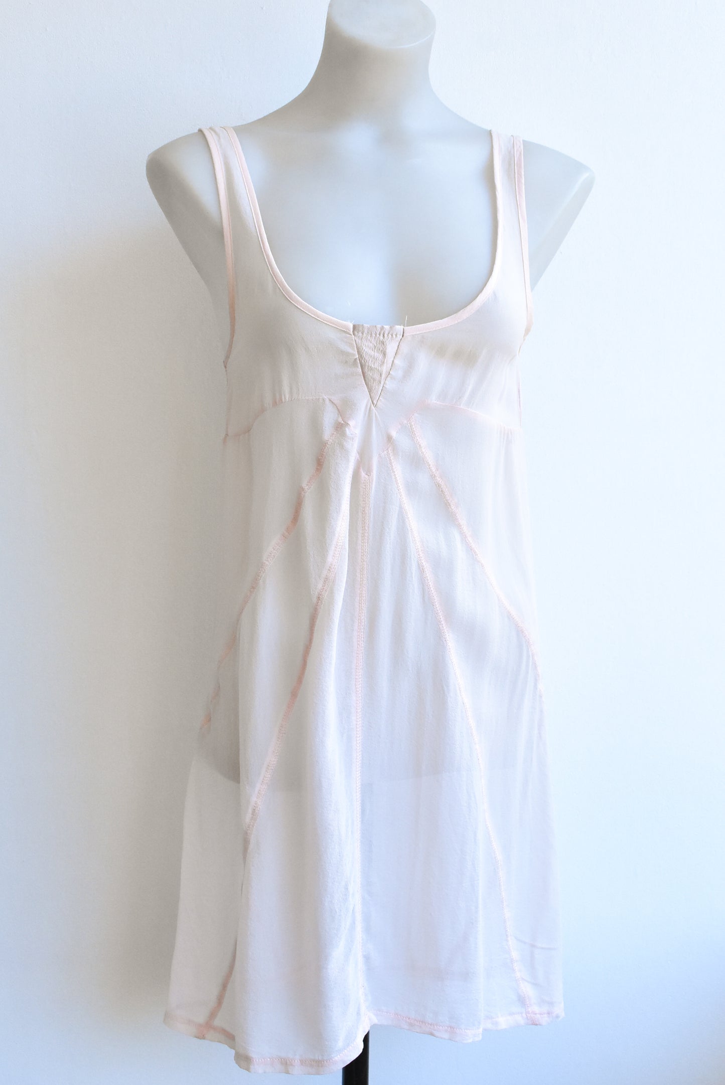 Lonely Hearts pale pink 100% silk top, size 6