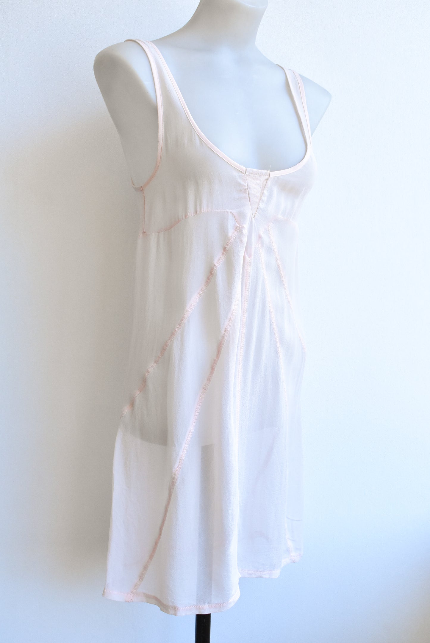 Lonely Hearts pale pink 100% silk top, size 6