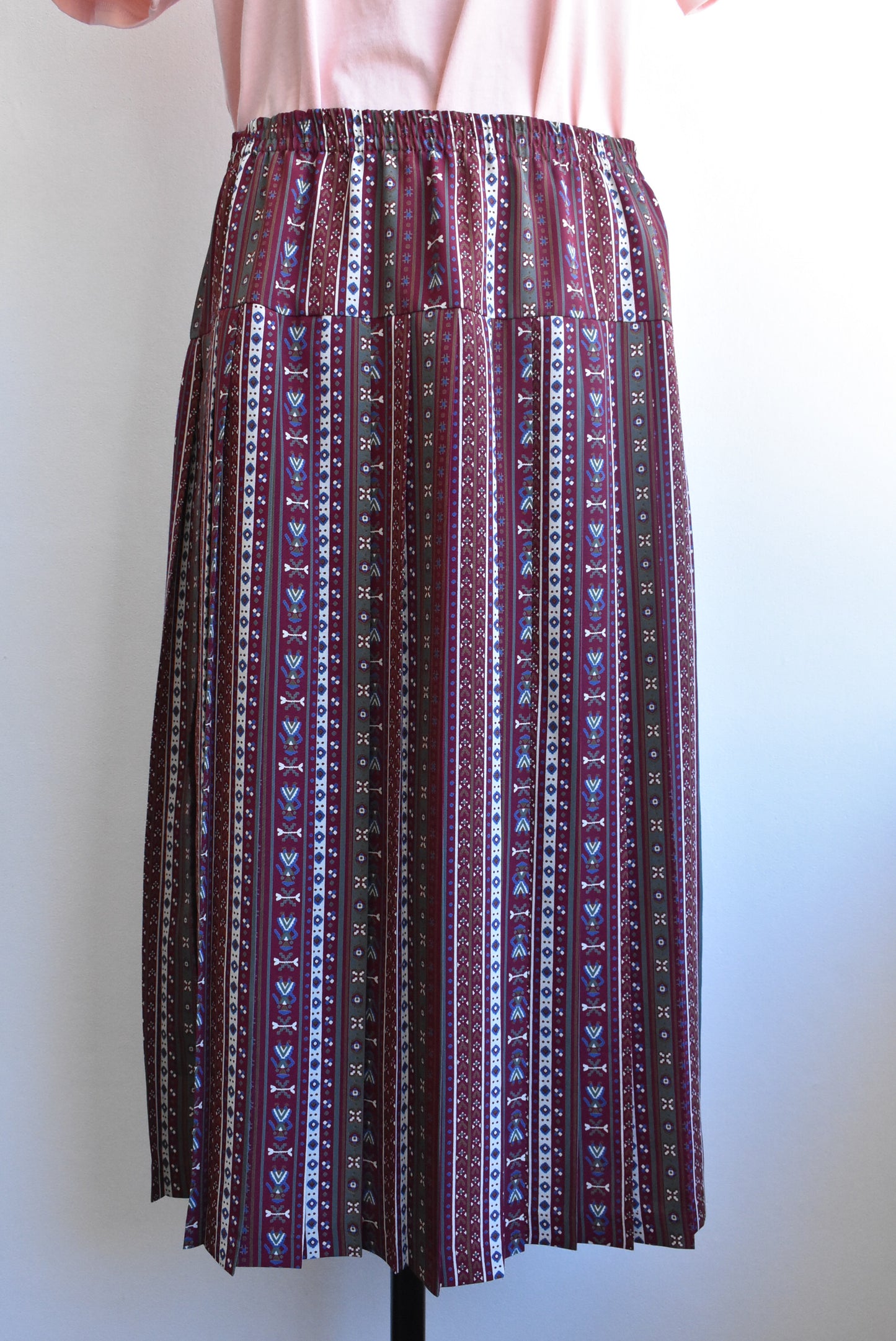 Stitches Plus 'Gold Label' retro pleated skirt, size M