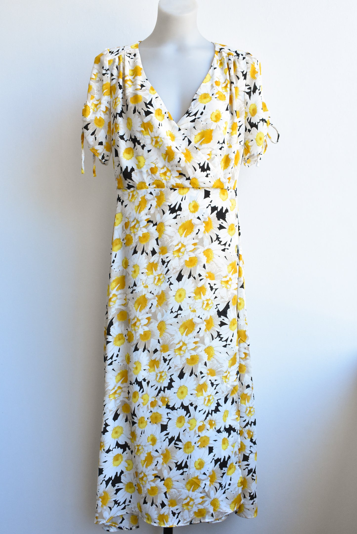 Capture daisy-print wrap-skirt dress, size 10