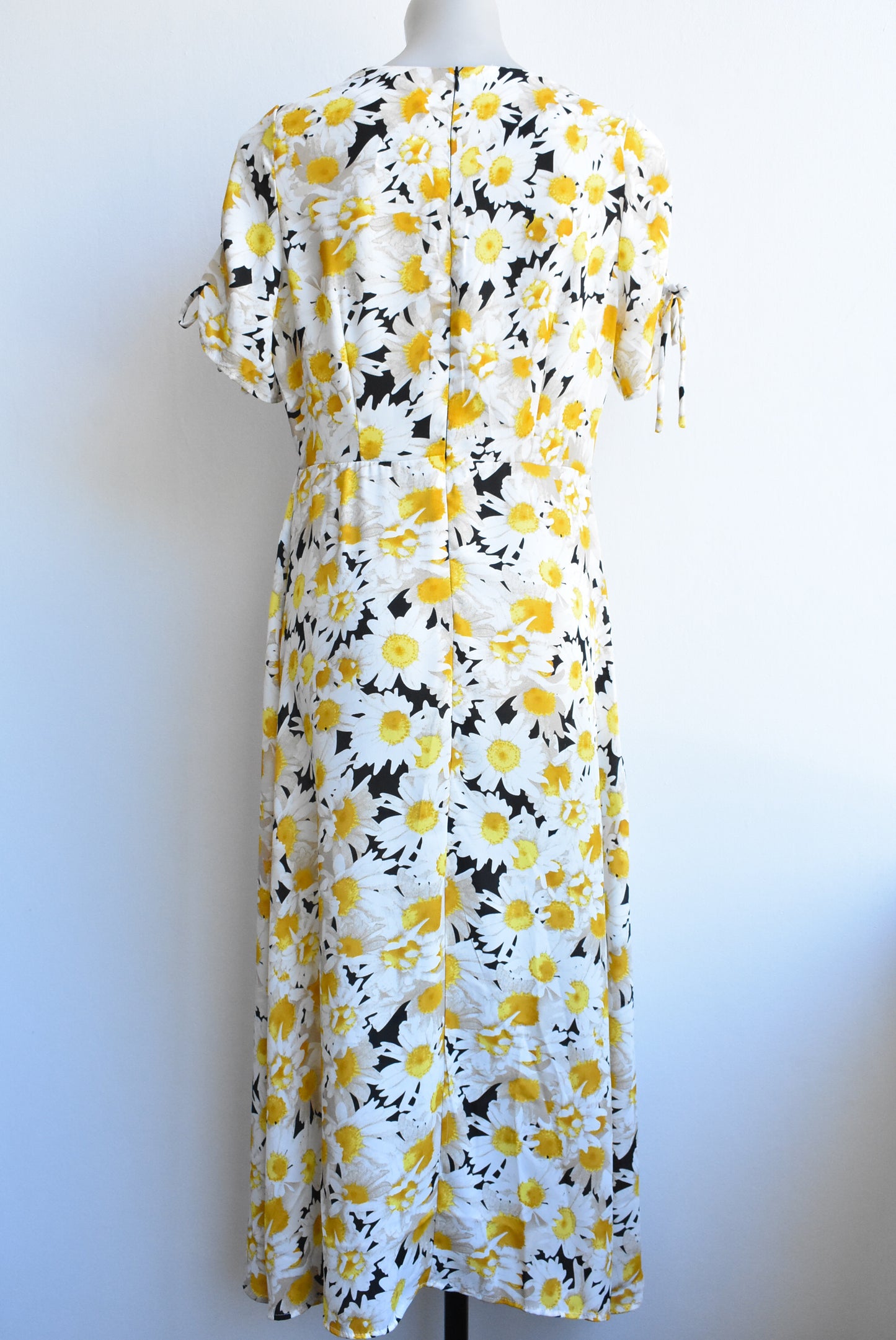 Capture daisy-print wrap-skirt dress, size 10