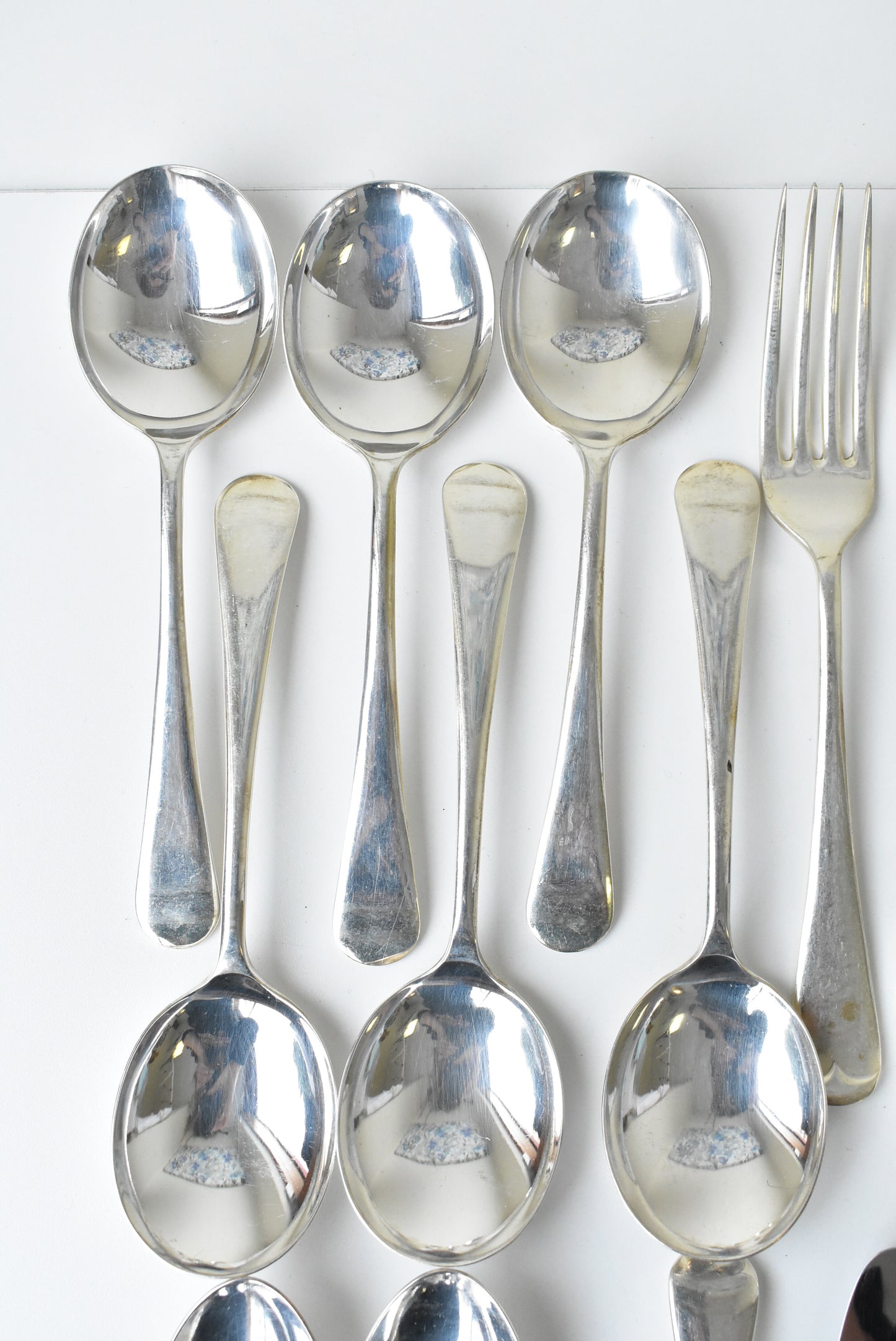 24 piece assorted set of forks, knives, dessert spoons, soup spoons