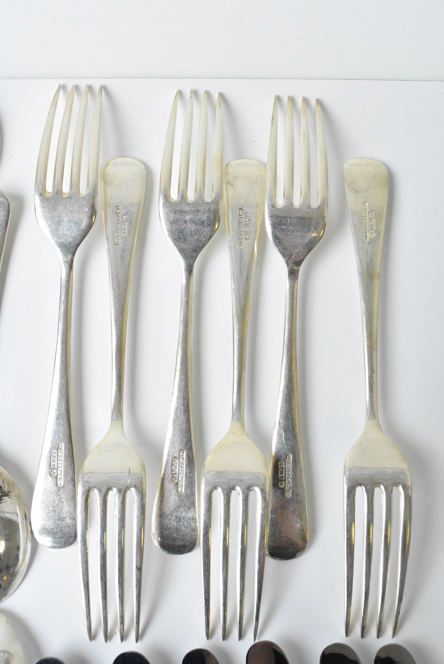 24 piece assorted set of forks, knives, dessert spoons, soup spoons