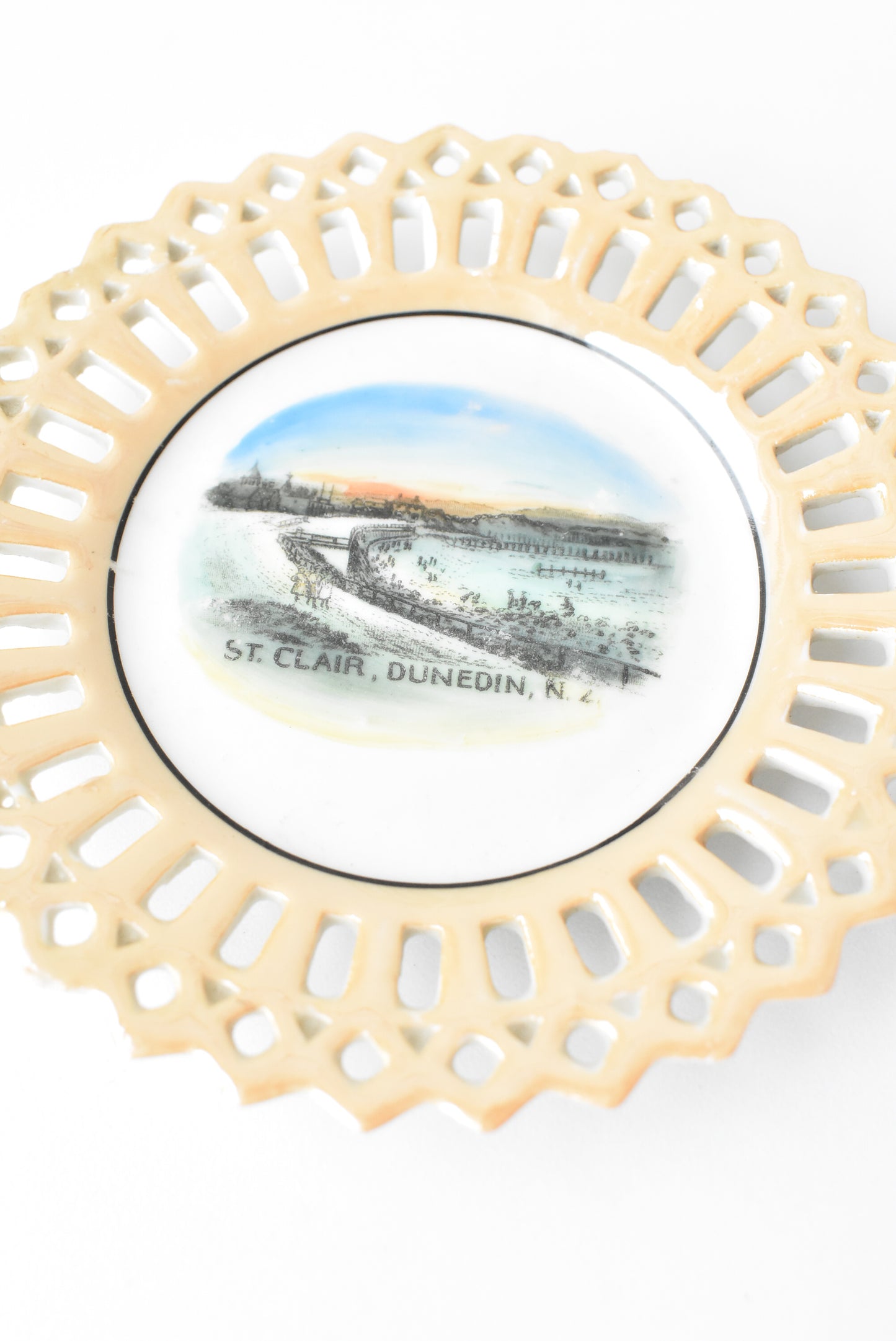 Retro St Clair Dunedin souvenir plate