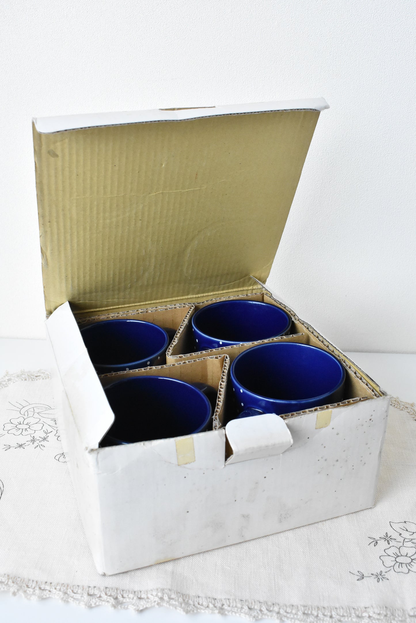 Lillian Vernon retro winter Christmas mugs, 70's design reproduced in 1989