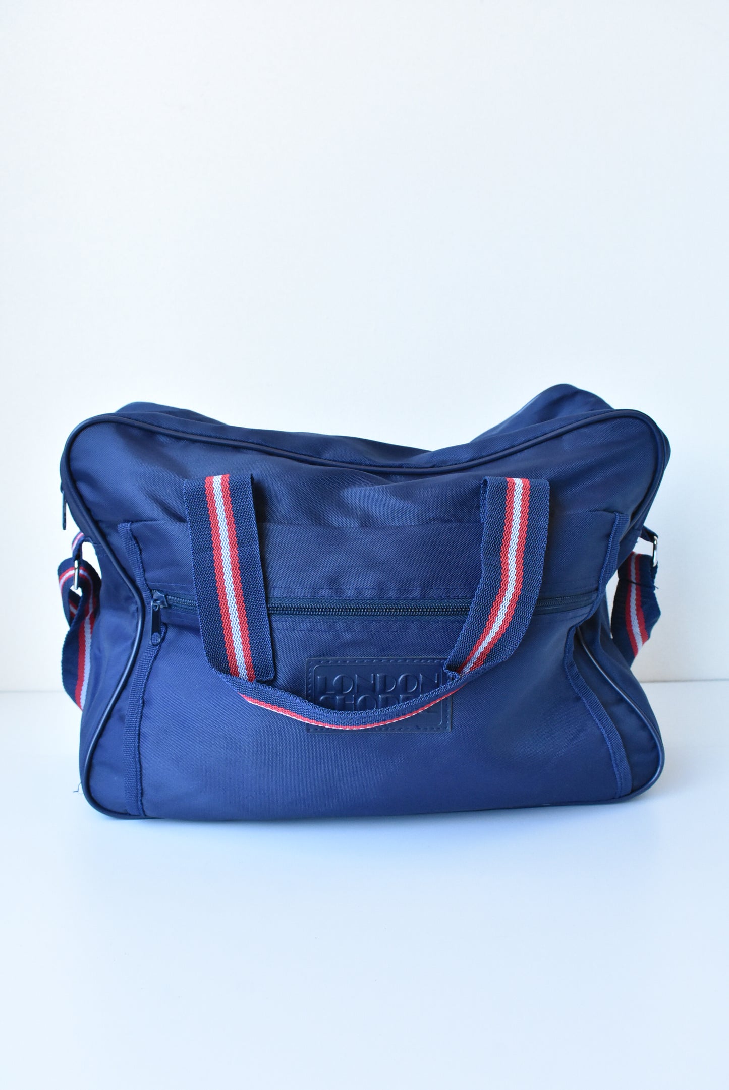 London Shoppe retro sports bag