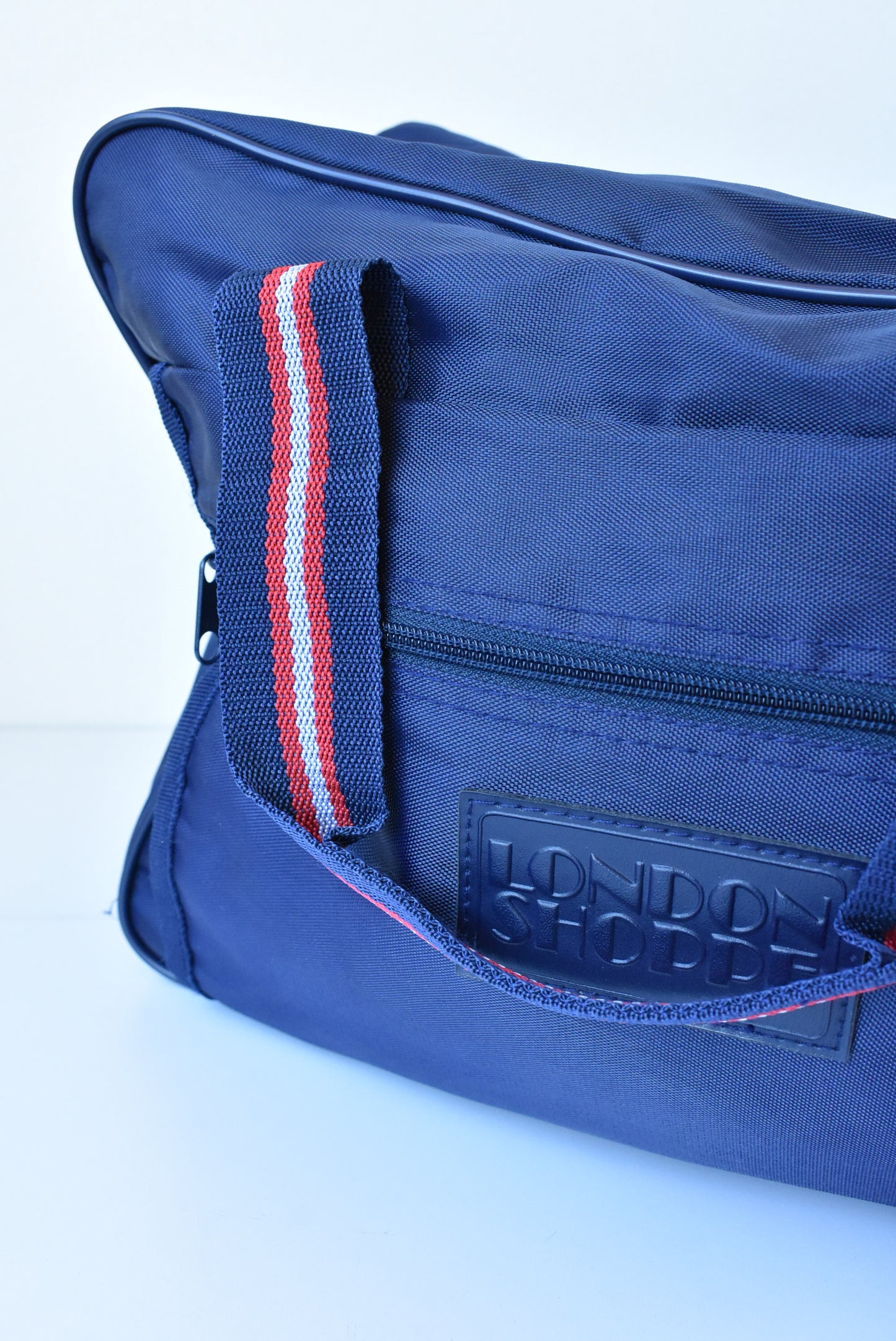 London Shoppe retro sports bag
