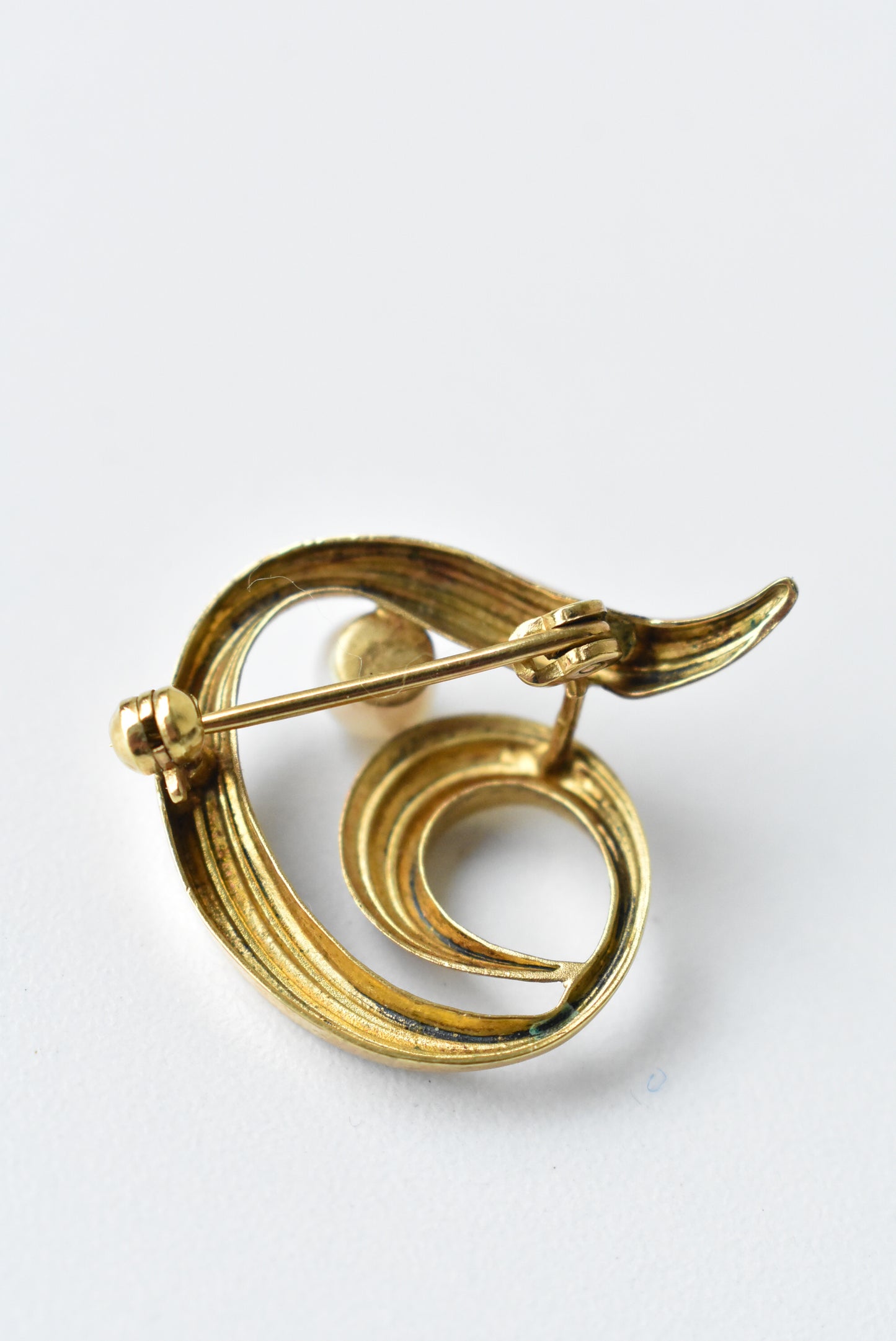 Vintage West German rolled gold brooch