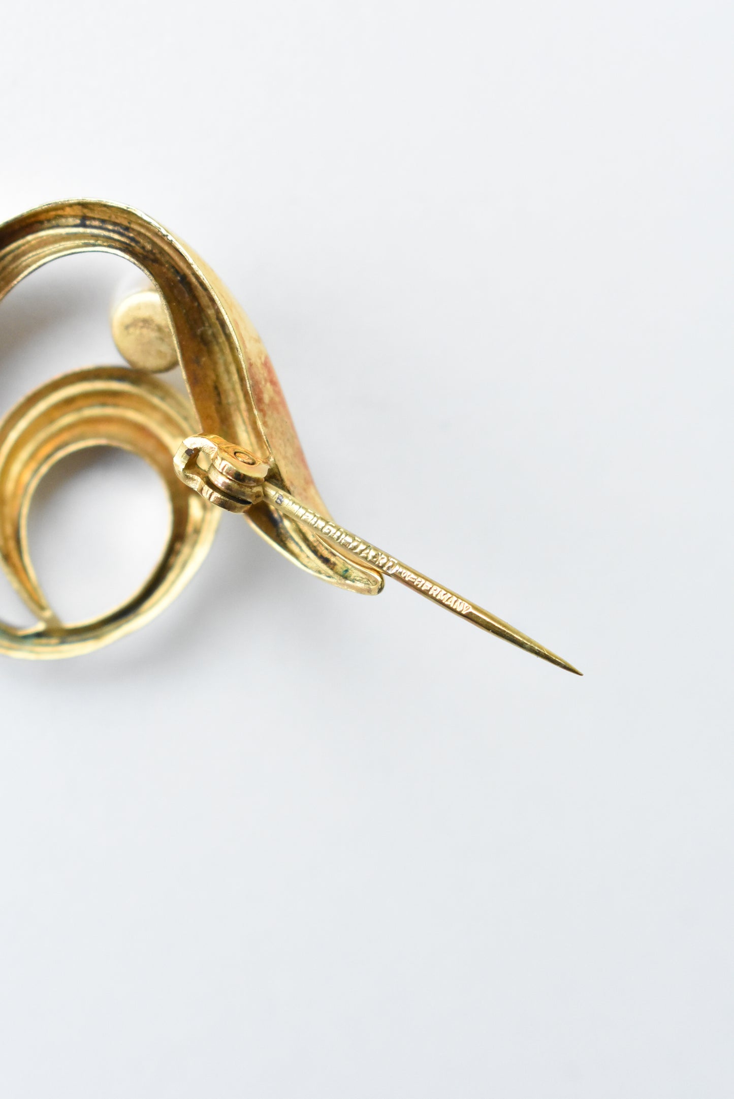 Vintage West German rolled gold brooch