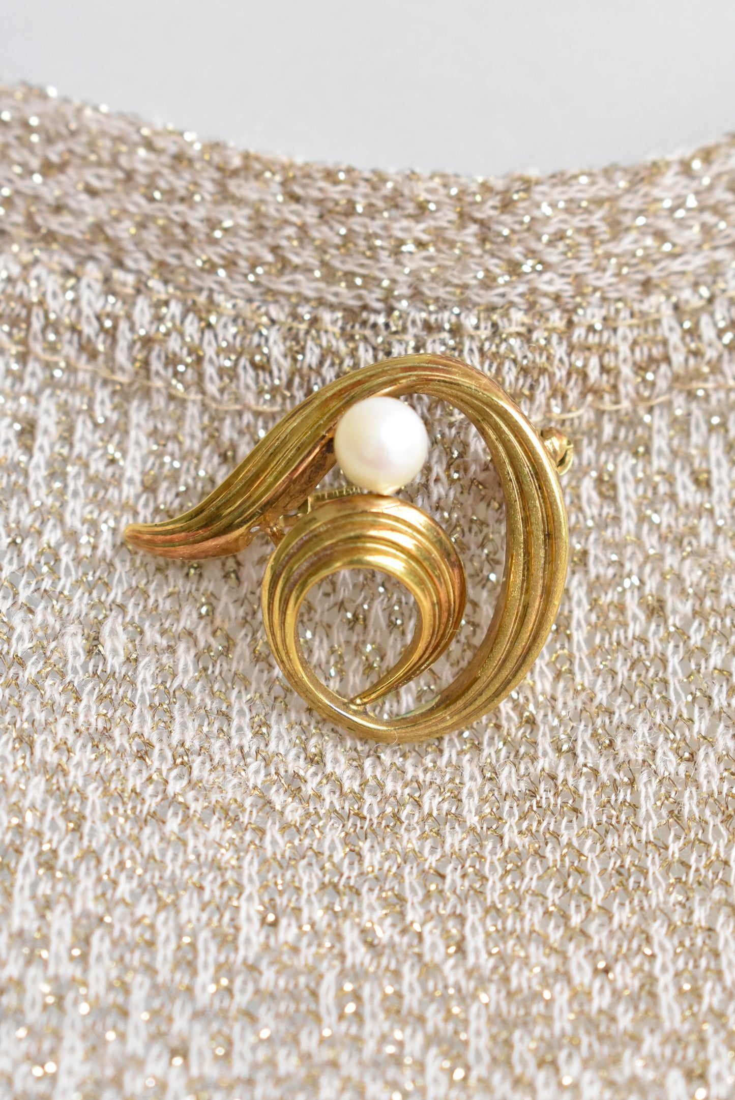 Vintage West German rolled gold brooch