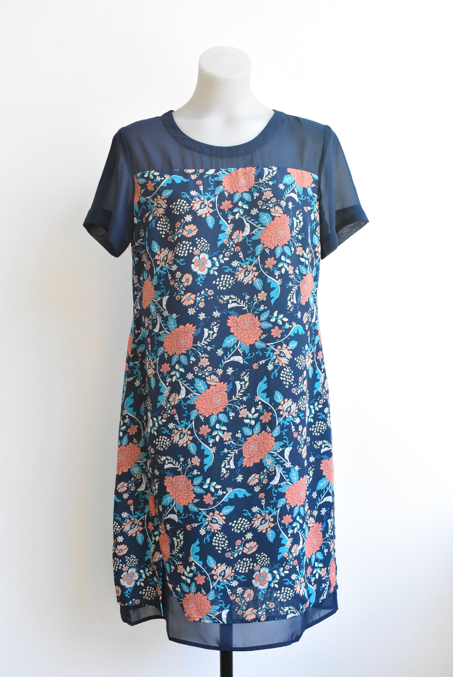 Memo shift dress, size 10