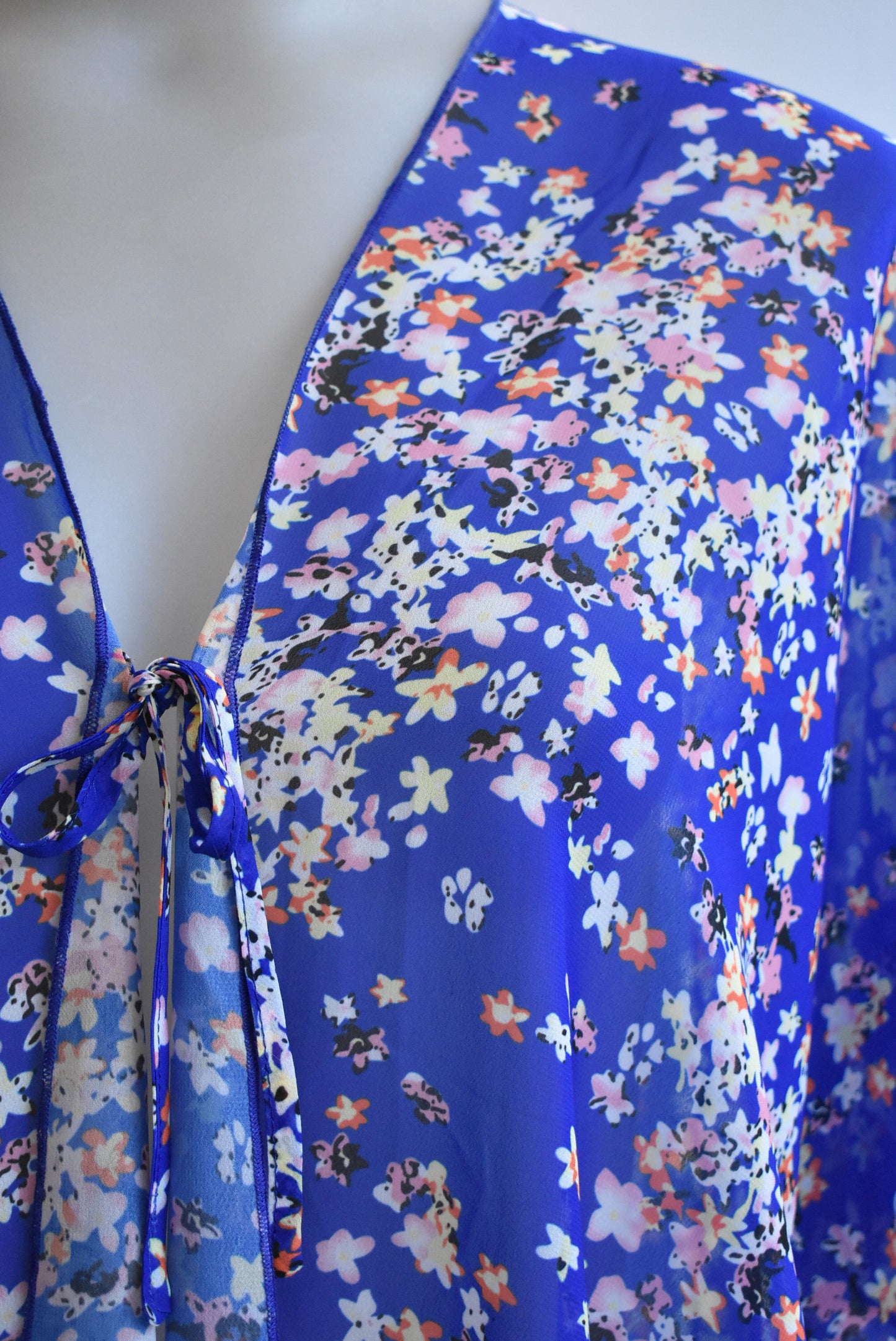 Tuesday blue floral drape top, size M
