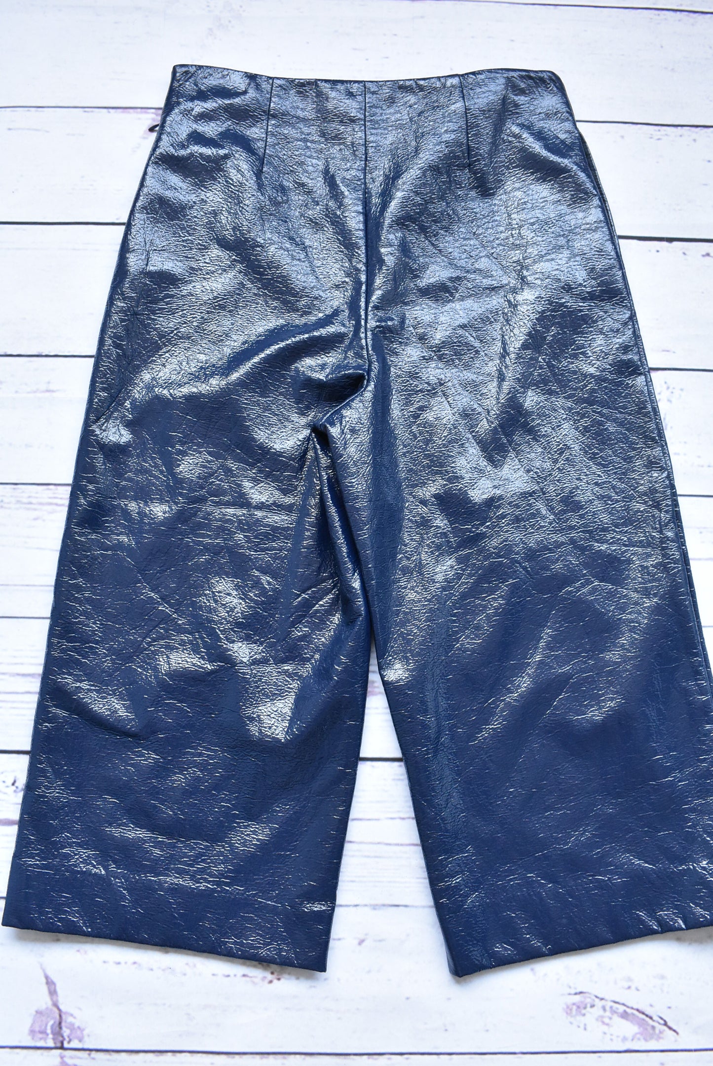 Erika Cavallini blue faux-leather shiny capris, size 40