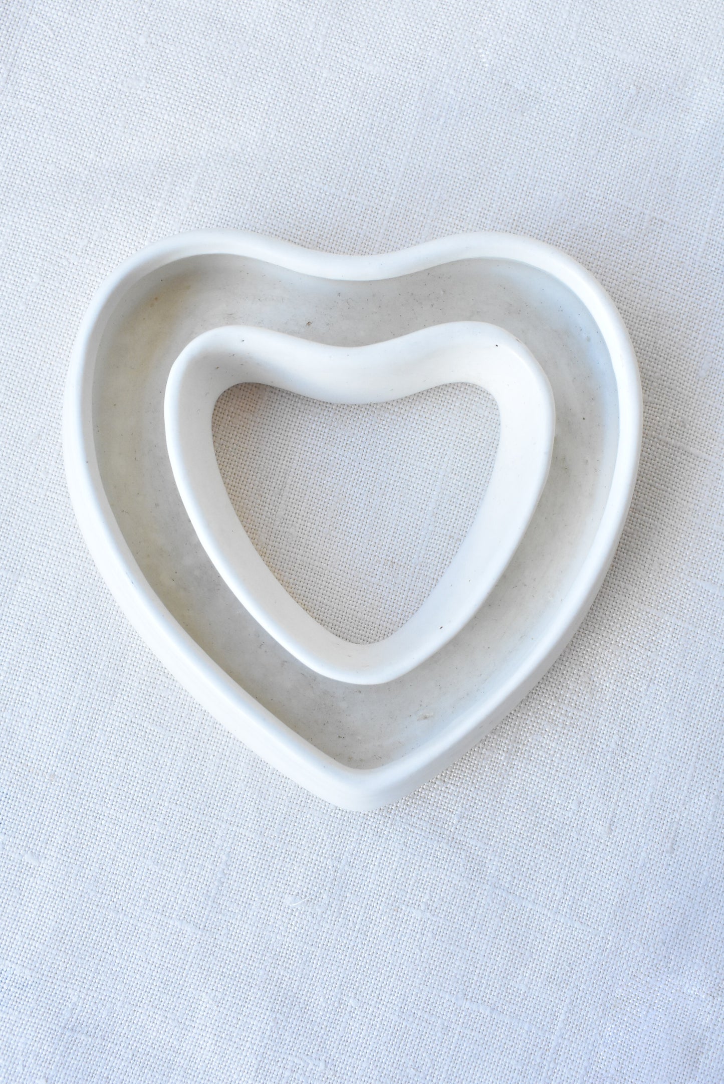 Very rare Crown Lynn ceramic heart-shaped flower trough