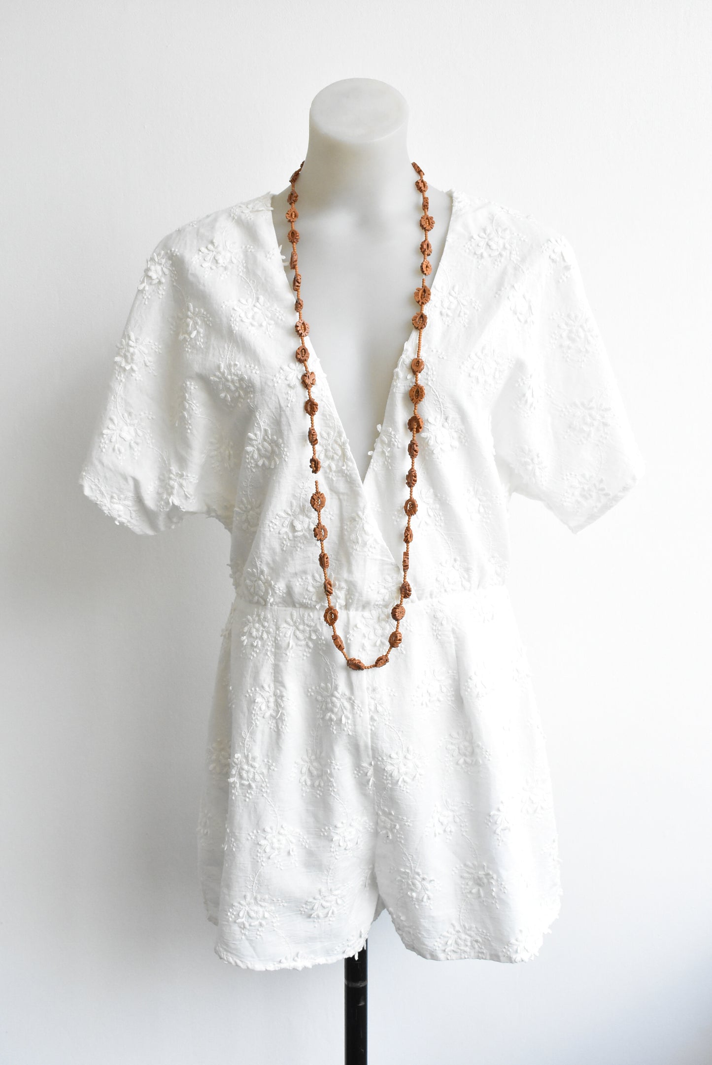 Retro peach stone long necklace