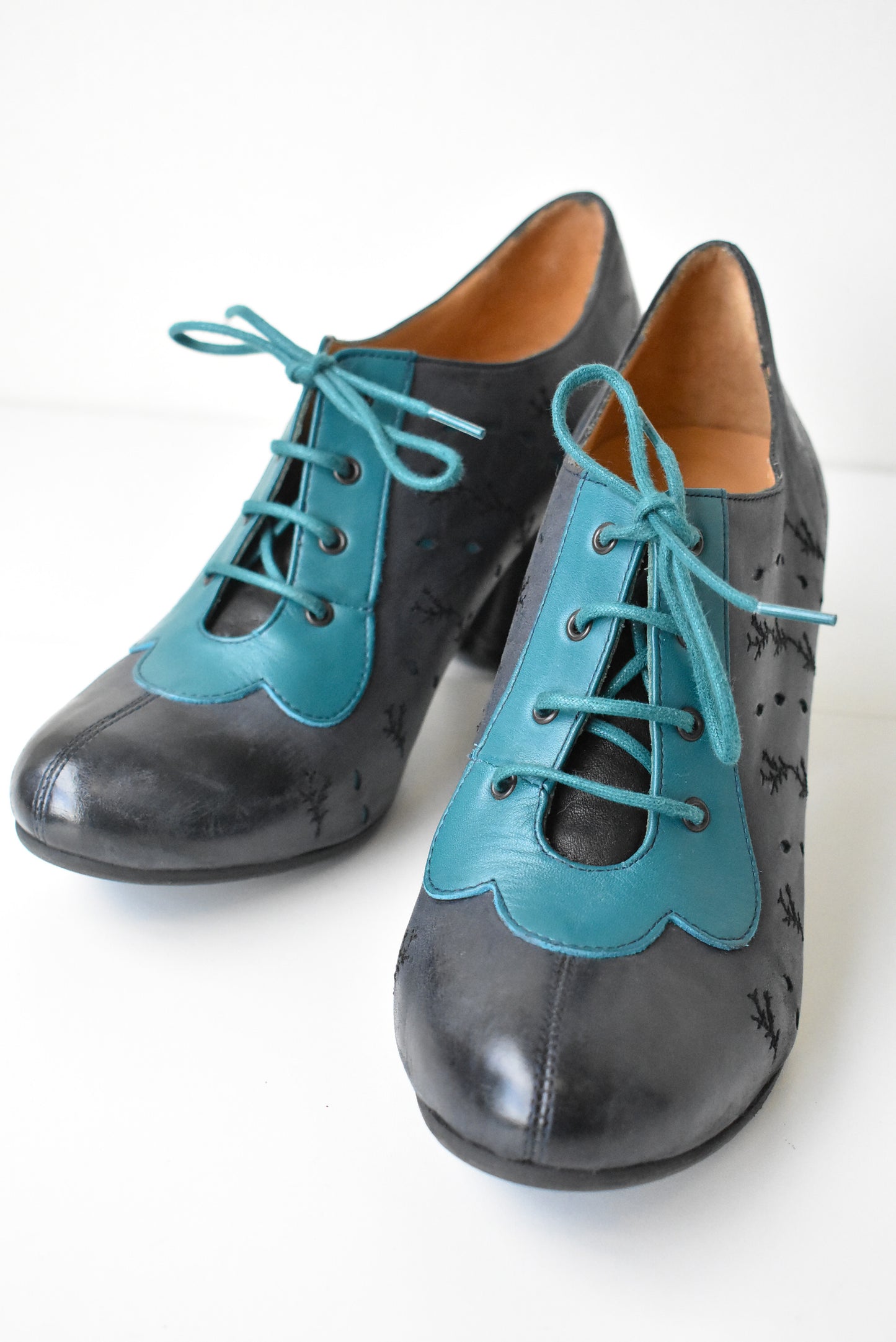 John Fluevog feel the love heels, 8.5