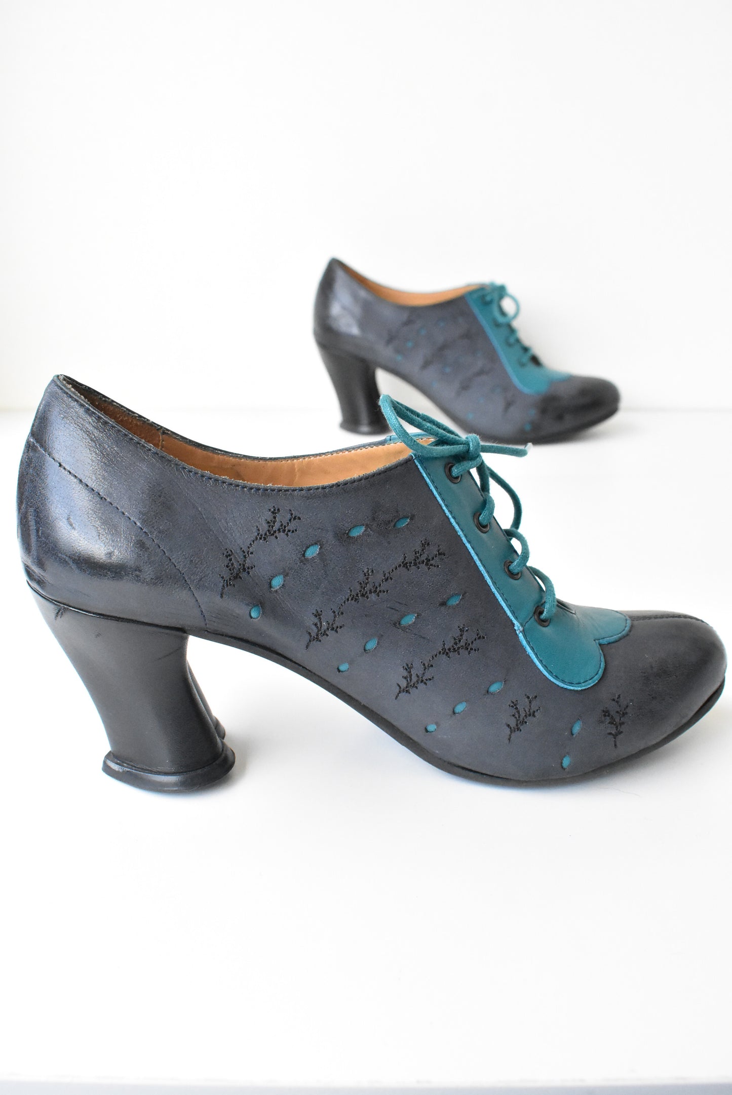John Fluevog feel the love heels, 8.5
