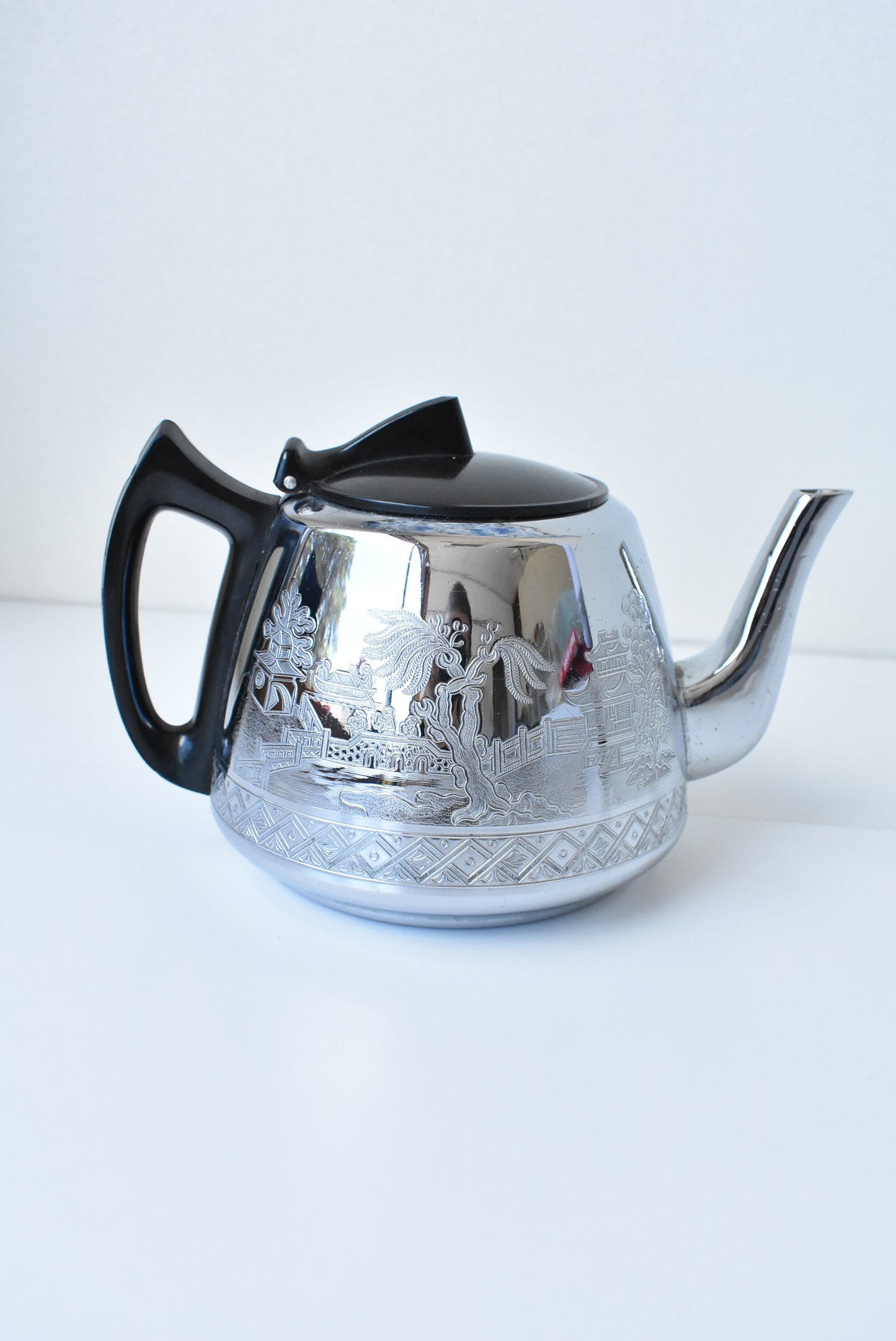 Swan Brand decorative tea pot