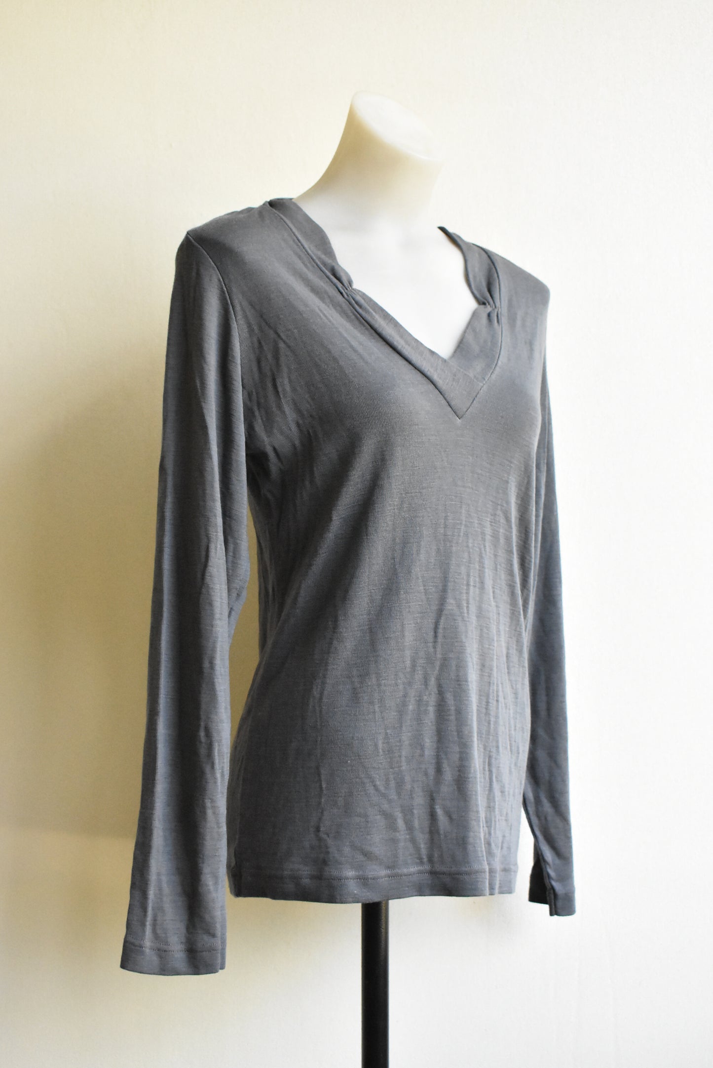 Bay Road Merinos v-neck top, size 14