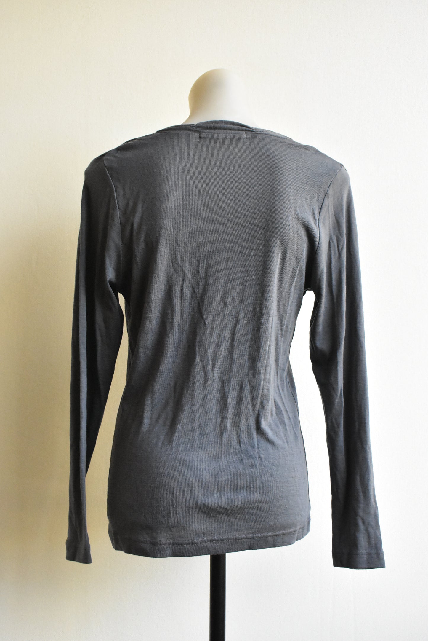 Bay Road Merinos v-neck top, size 14