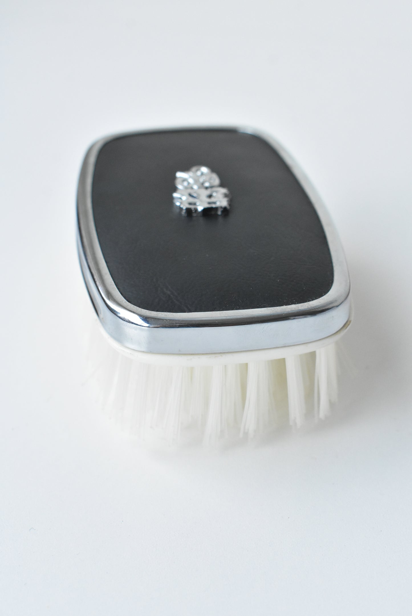 Retro Tiki clothes brush
