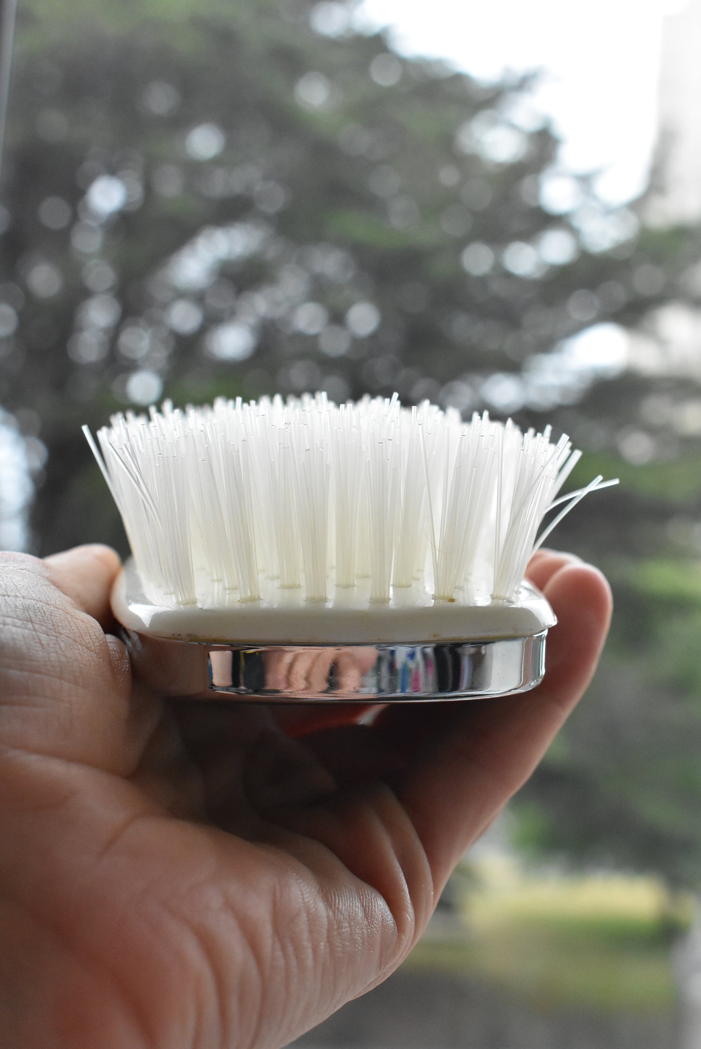 Retro Tiki clothes brush