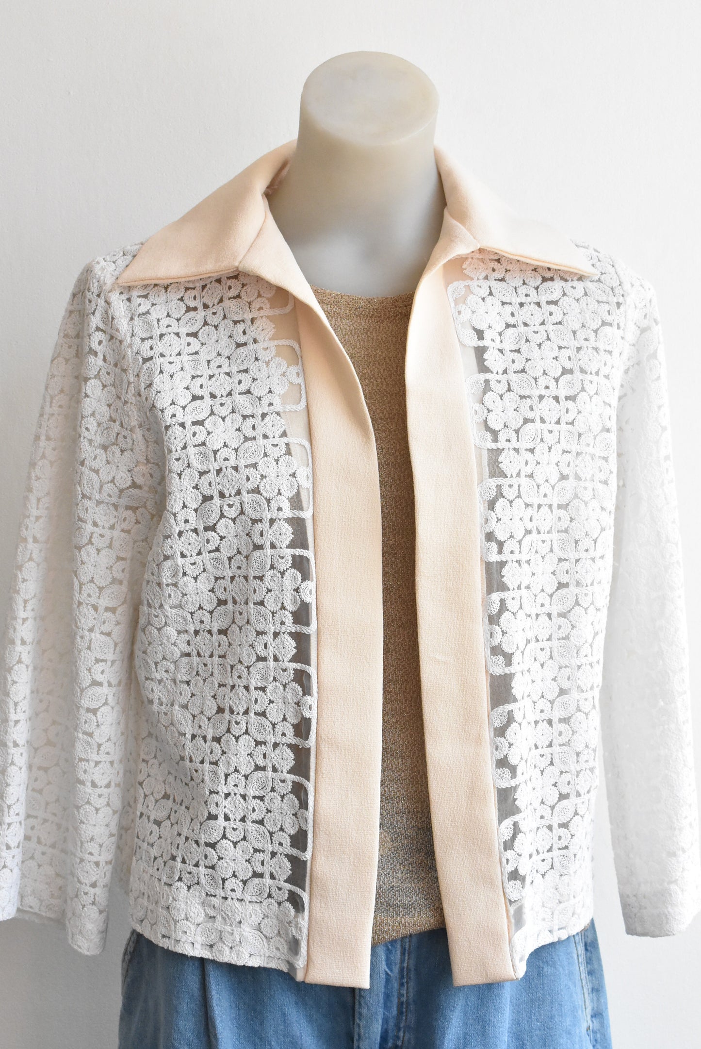 Retro heavy lace white and cream top, size S/M