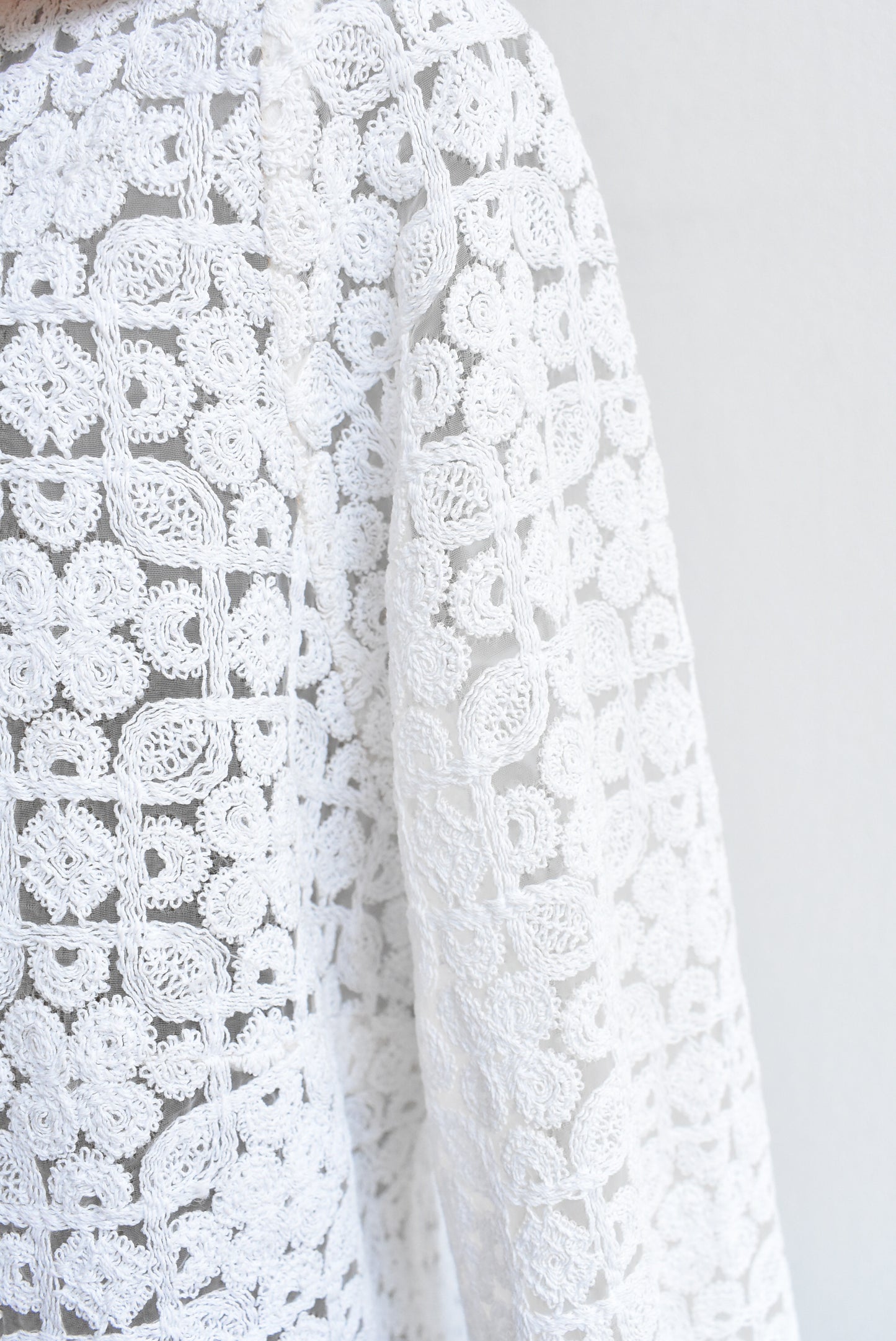 Retro heavy lace white and cream top, size S/M