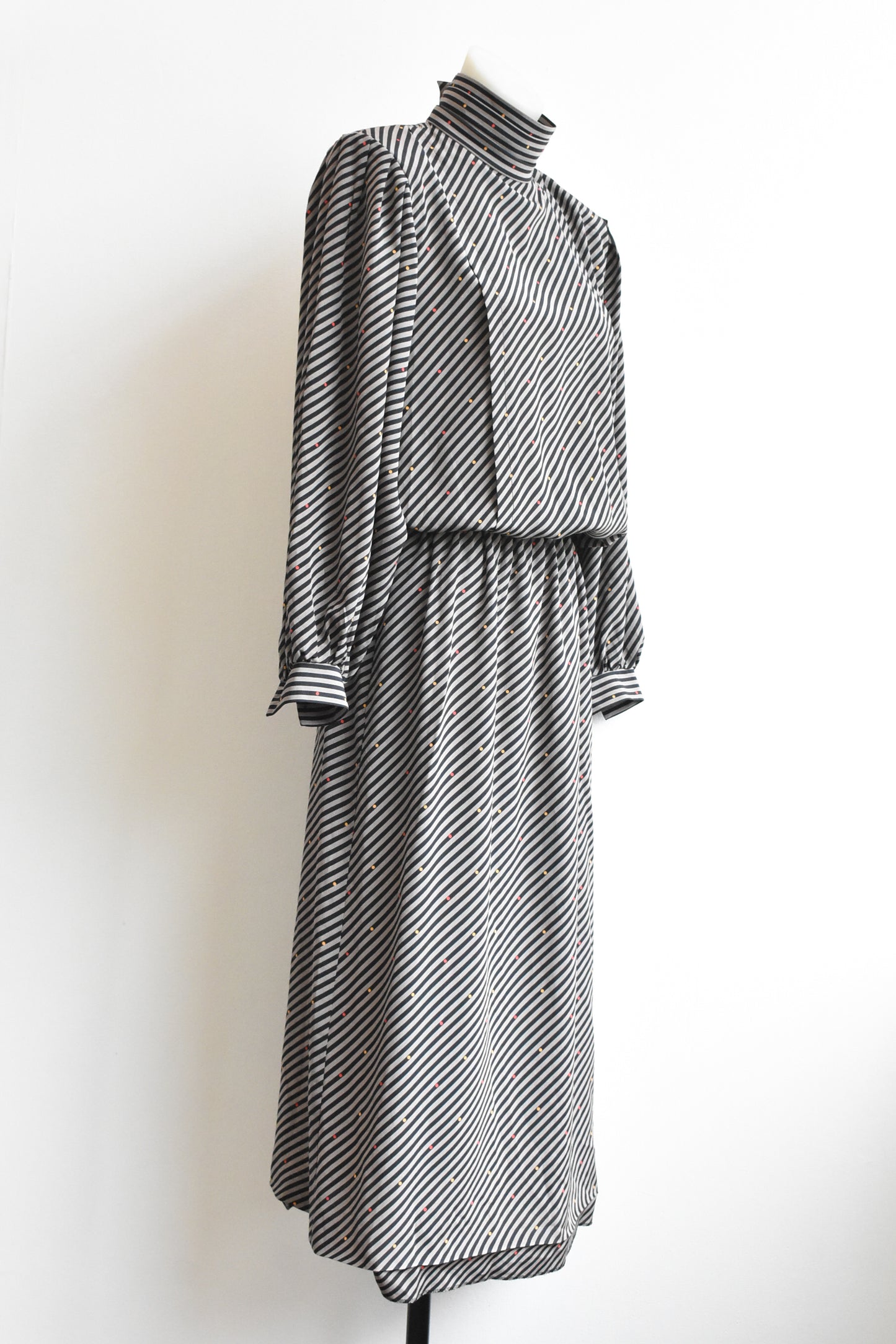Rapport shoulder pad retro polka dot dress, size S-M
