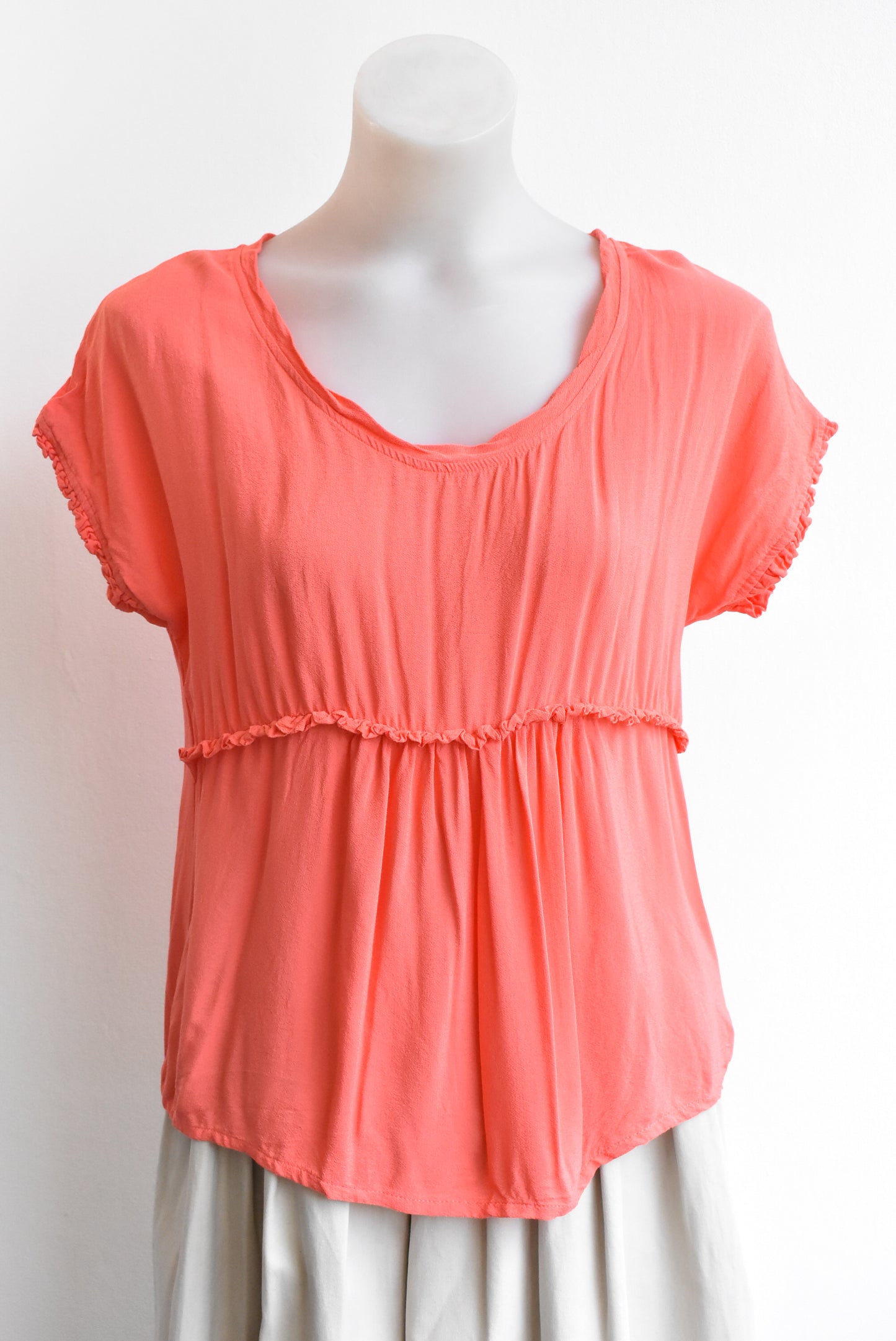 Briarwood coral flowy top, size XS