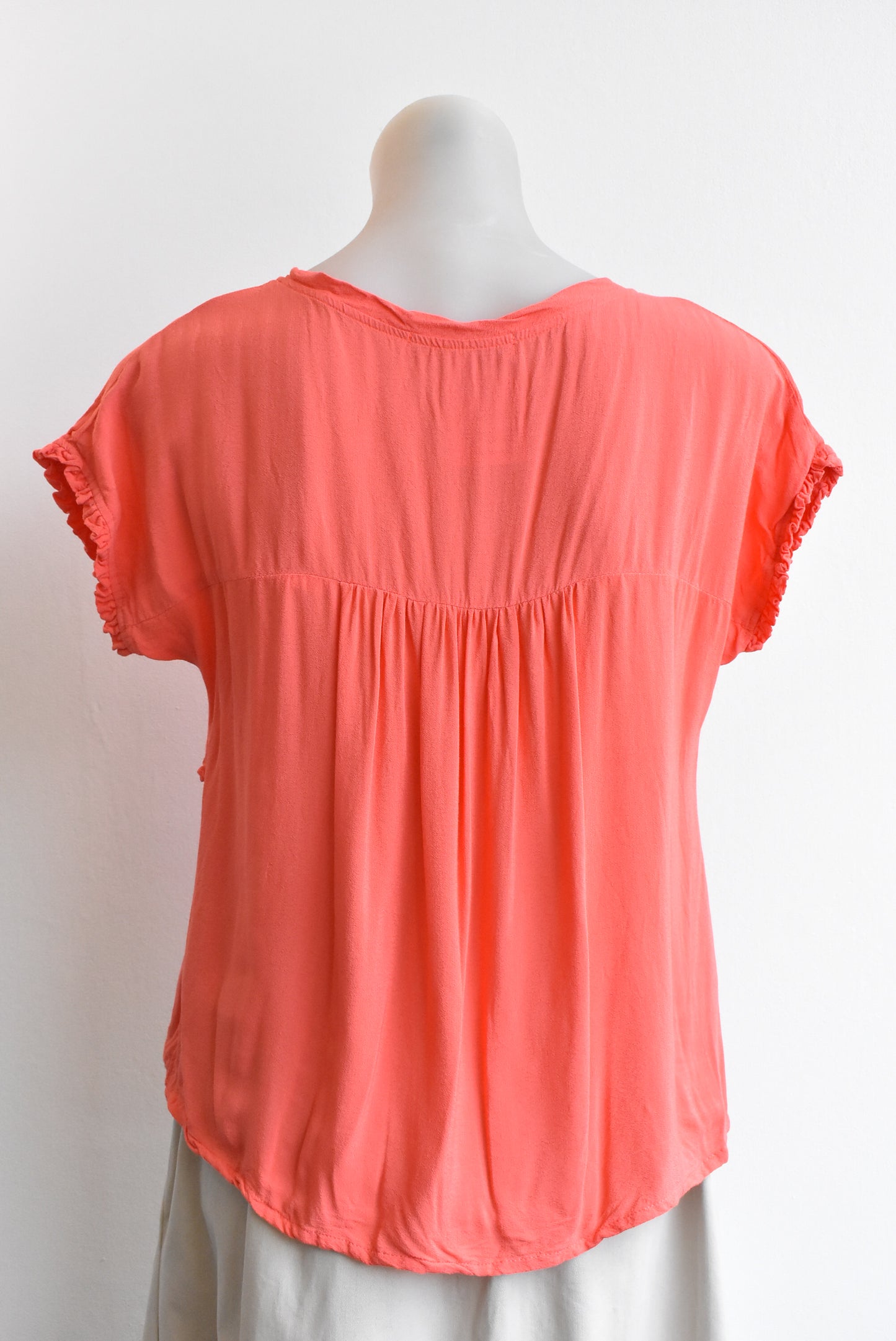 Briarwood coral flowy top, size XS