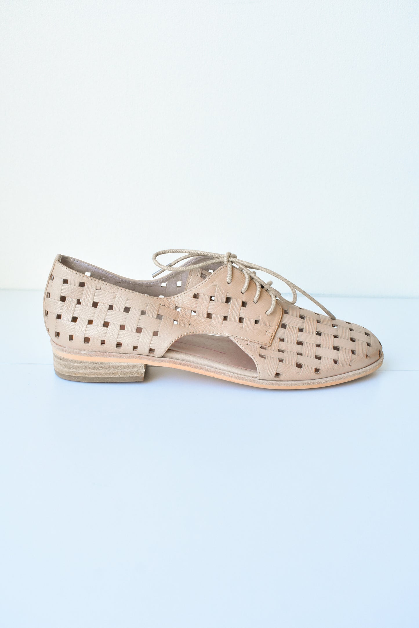 Mollini nude leather brogue, size 38