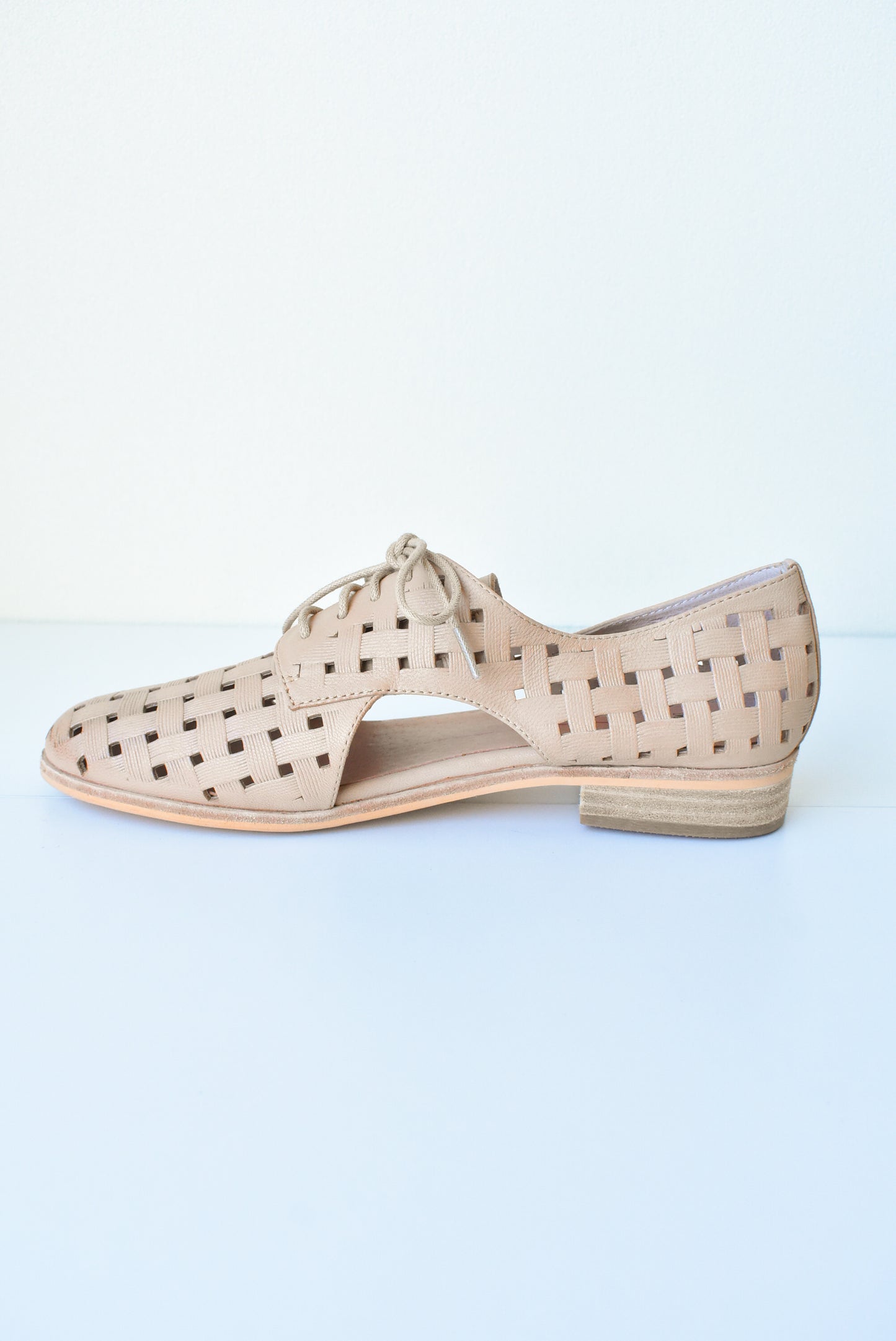 Mollini nude leather brogue, size 38