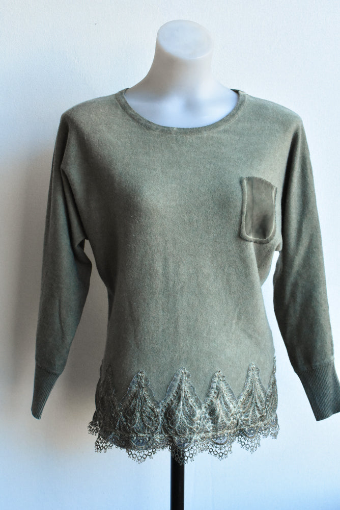 Green wool-blend lace-fringed top, M
