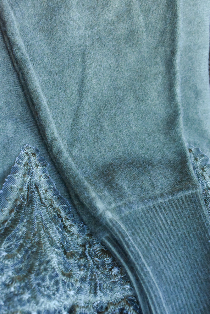 Green wool-blend lace-fringed top, M