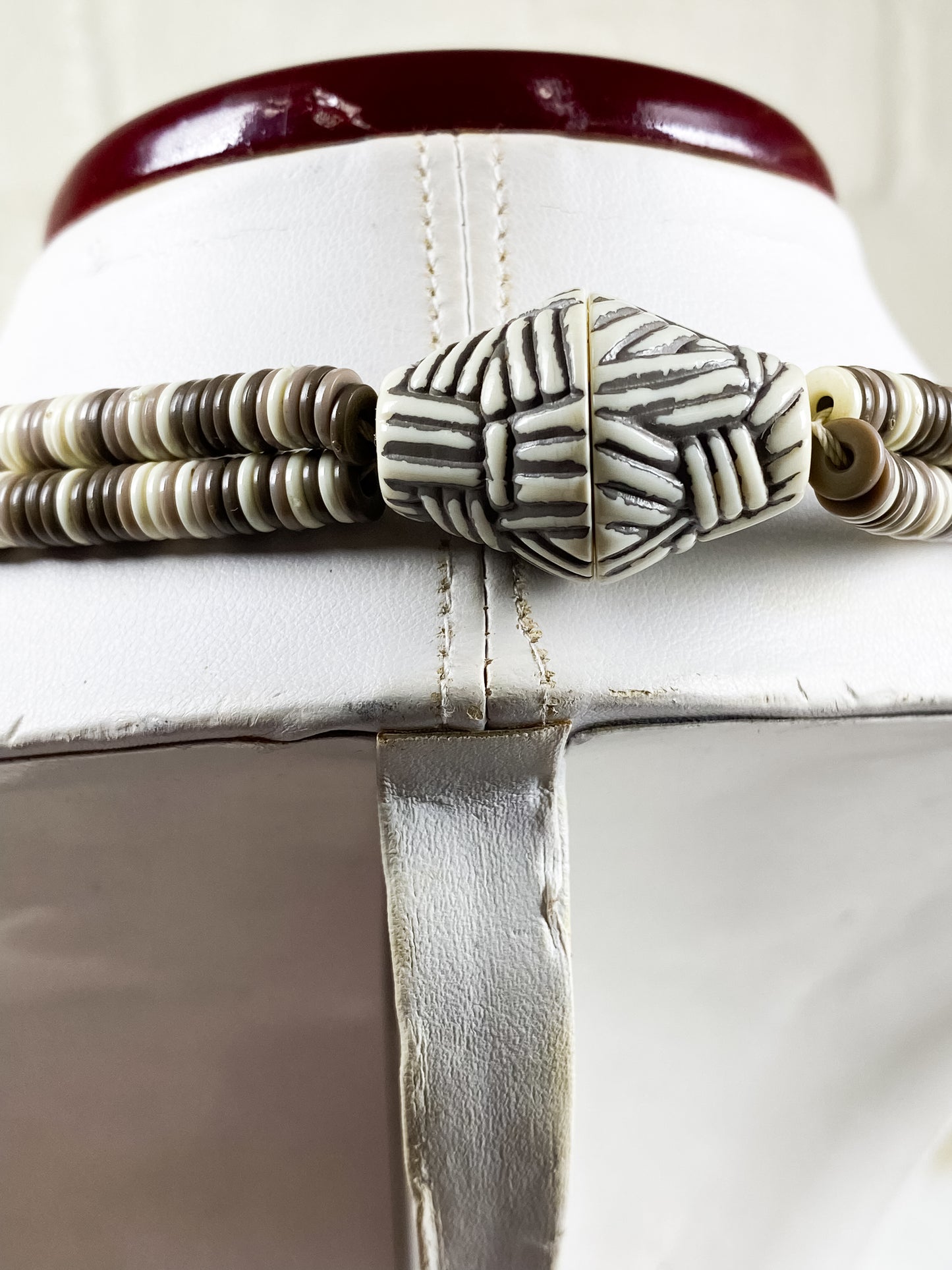 Disc shaped beads necklace