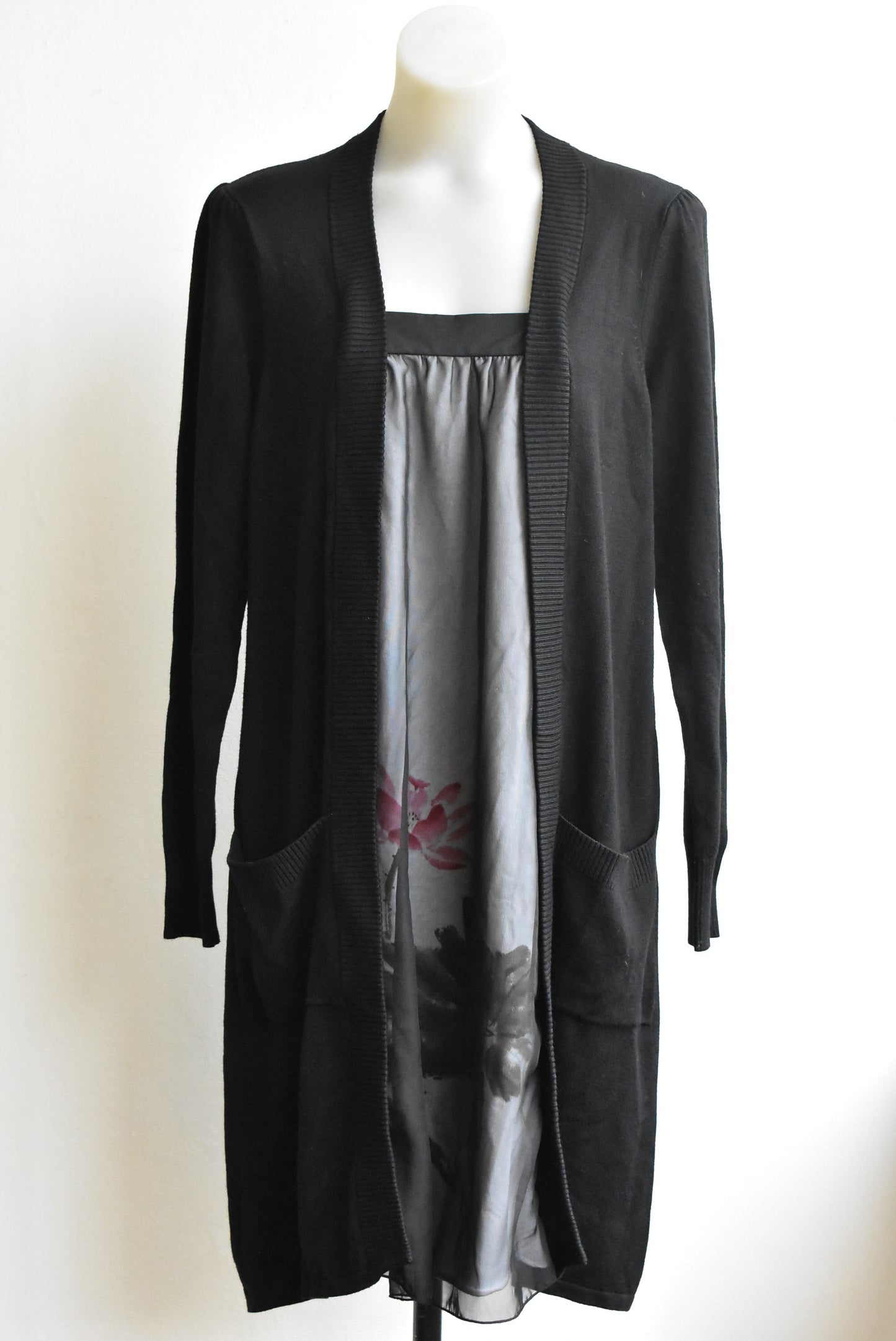 Macjays black tunic top, M
