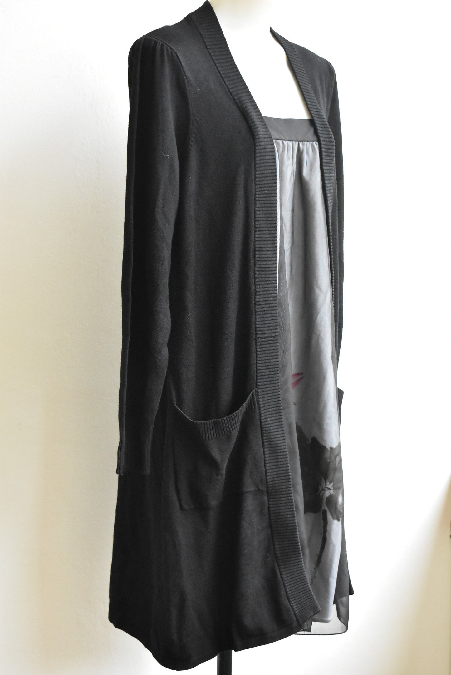 Macjays black tunic top, M