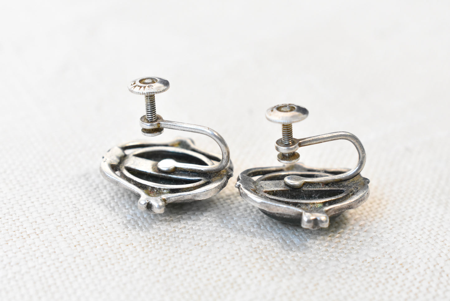 Vintage green screw-back earrings