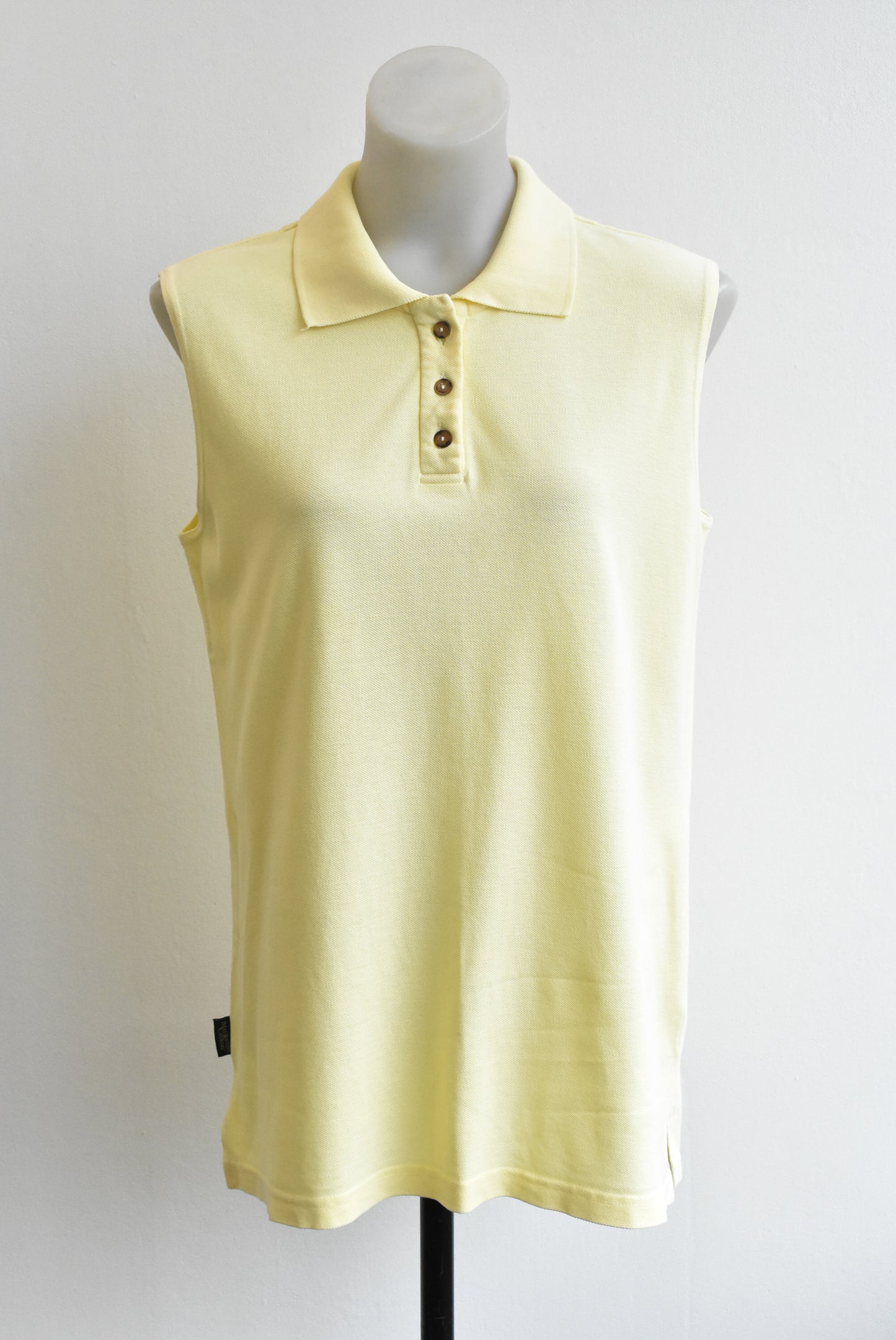 Mackenzie Country pastel yellow sleeveless polo, size M