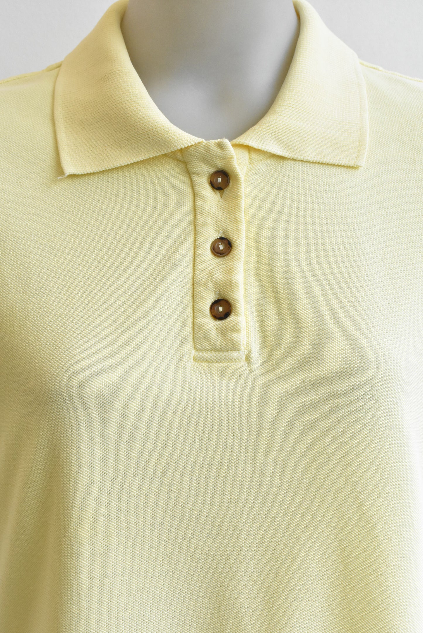 Mackenzie Country pastel yellow sleeveless polo, size M