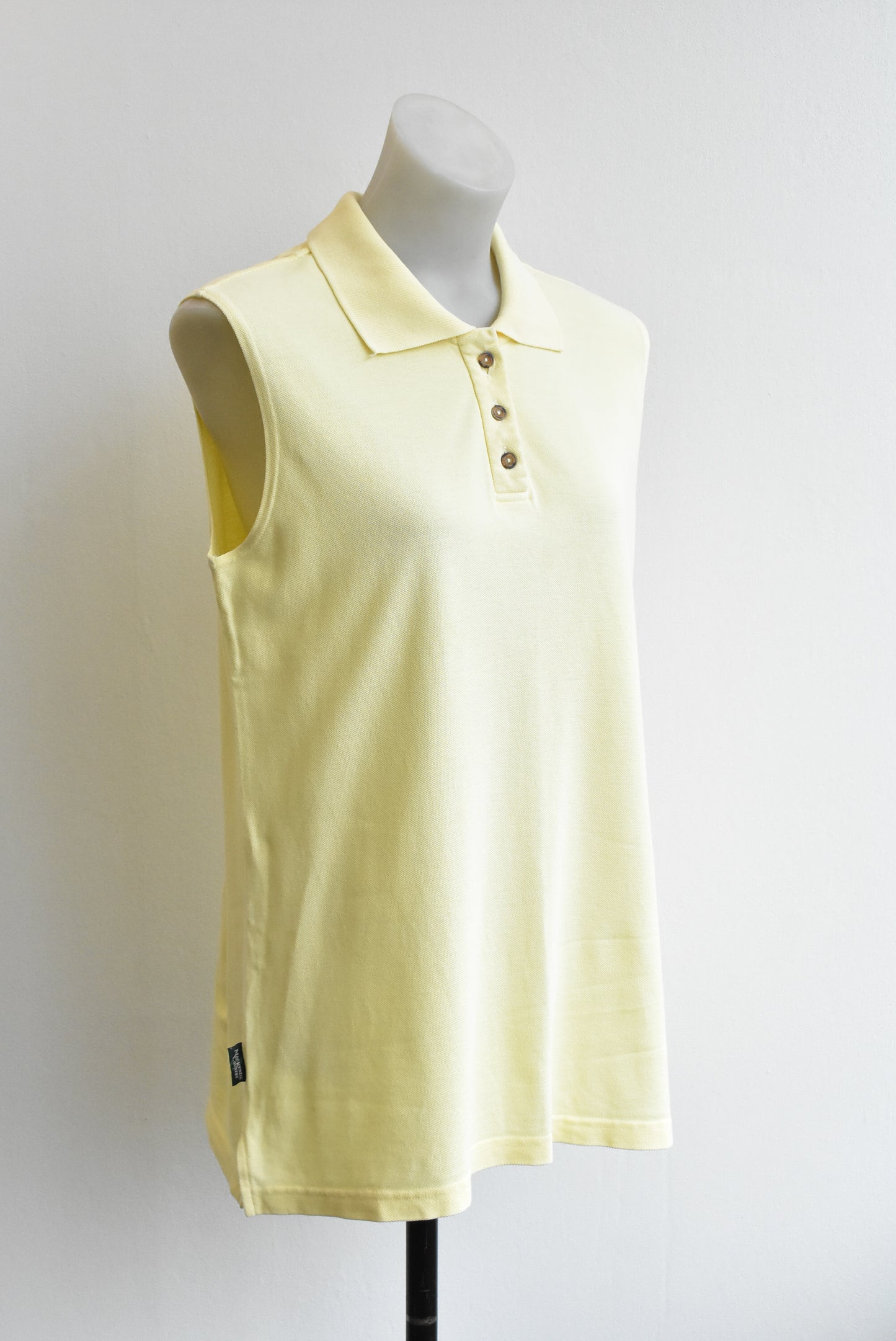 Mackenzie Country pastel yellow sleeveless polo, size M
