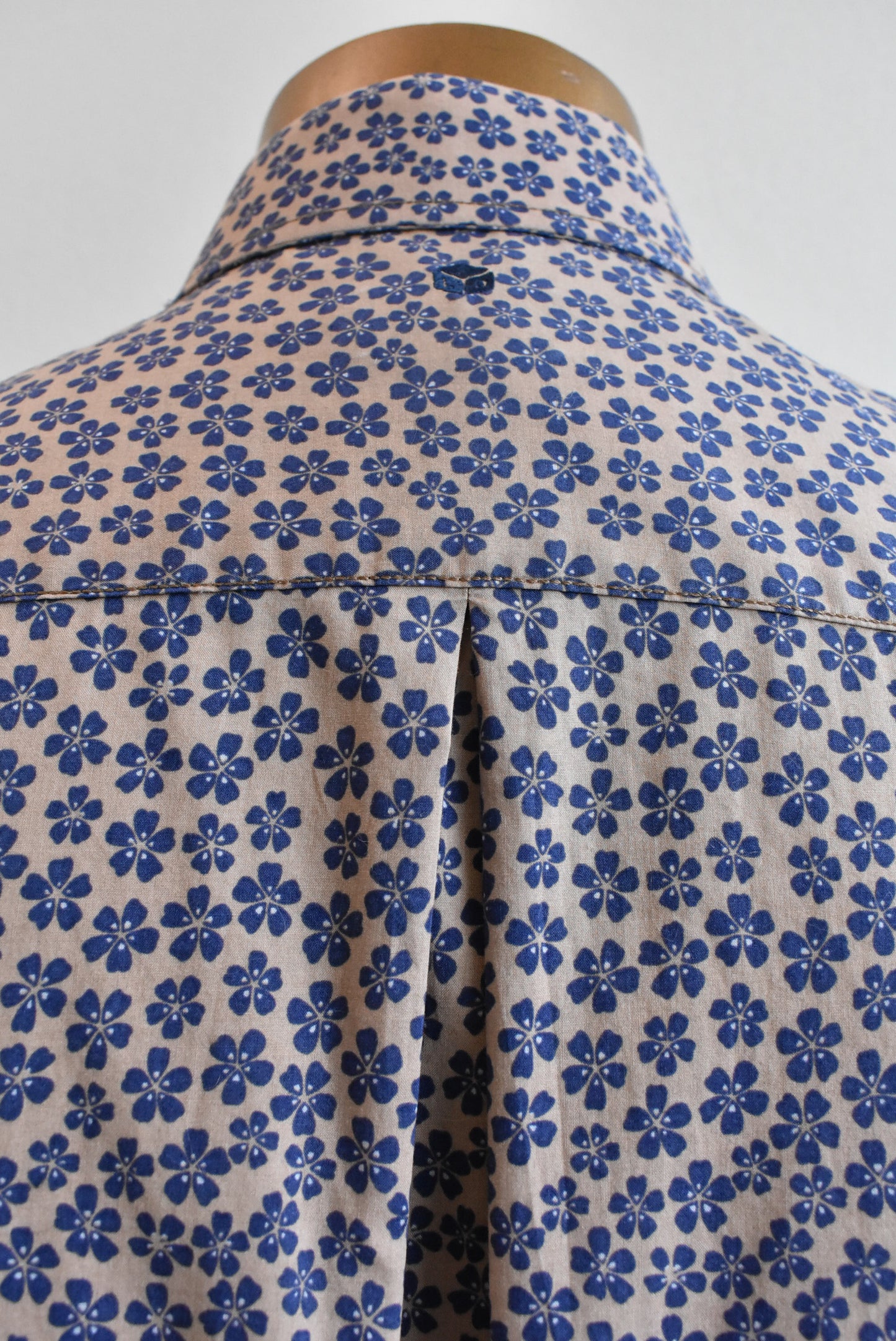 LFO floral printed mens shirt, size medium
