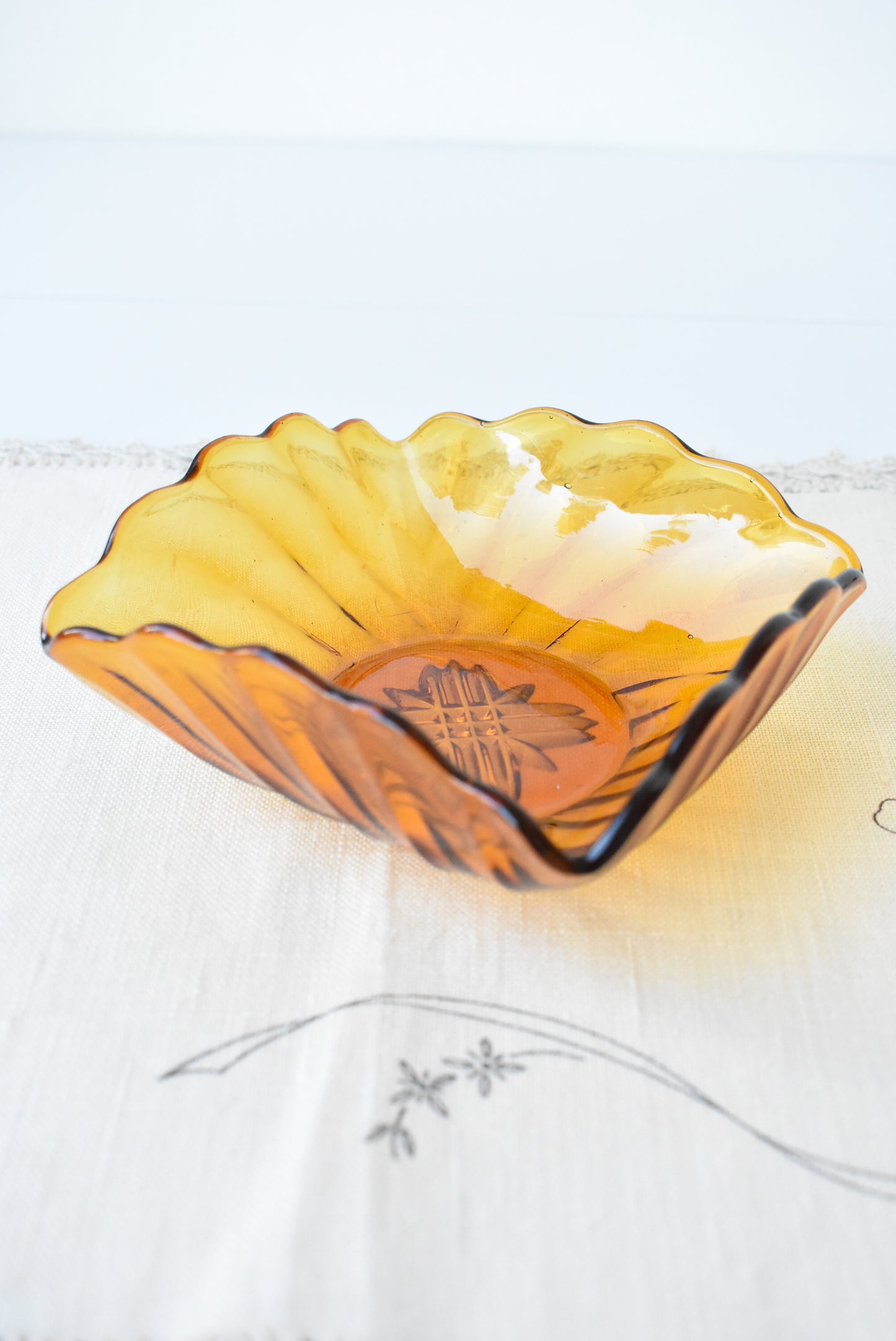 Vintage depression glass trinket bowl