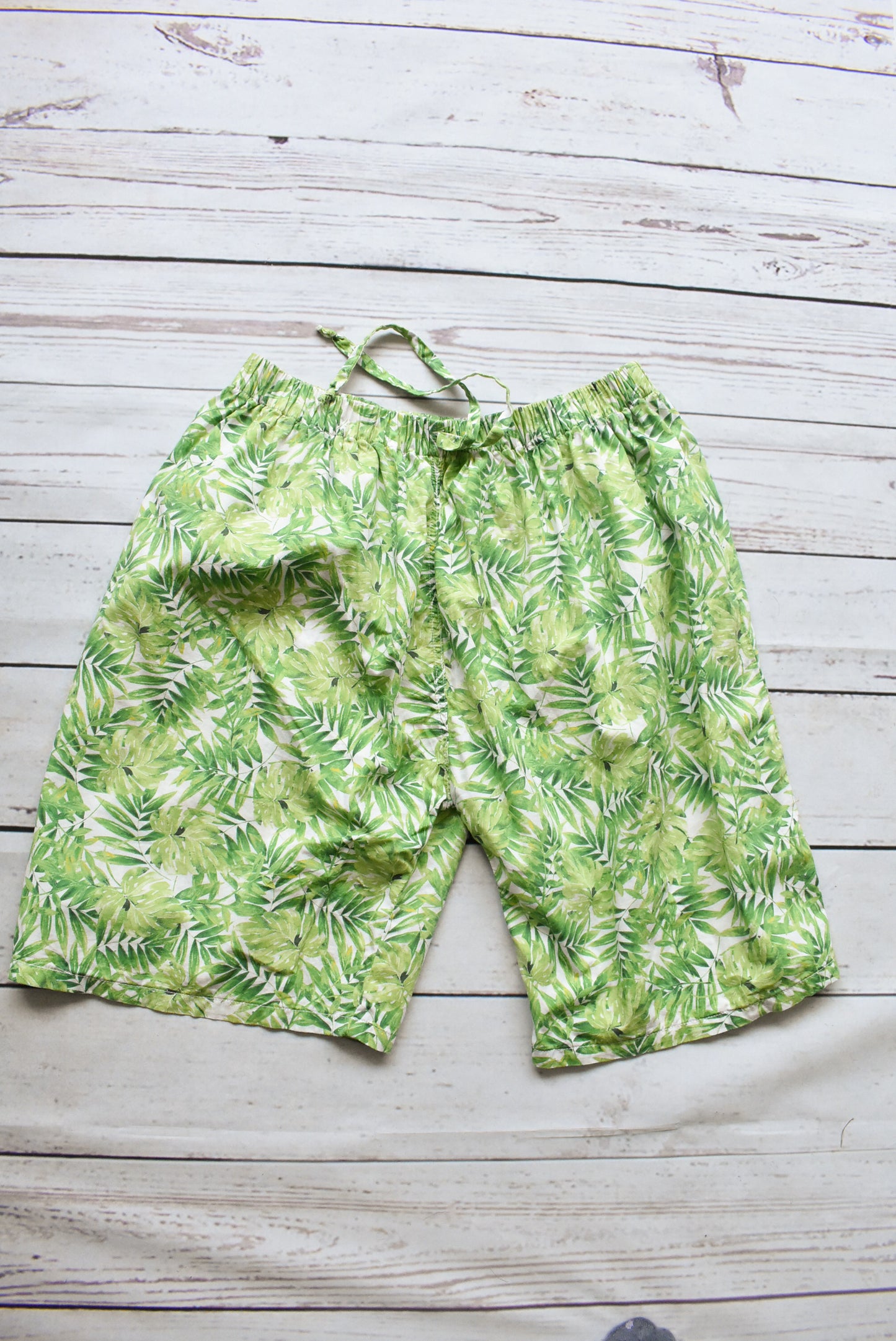 Bamboo-leaf boardshorts