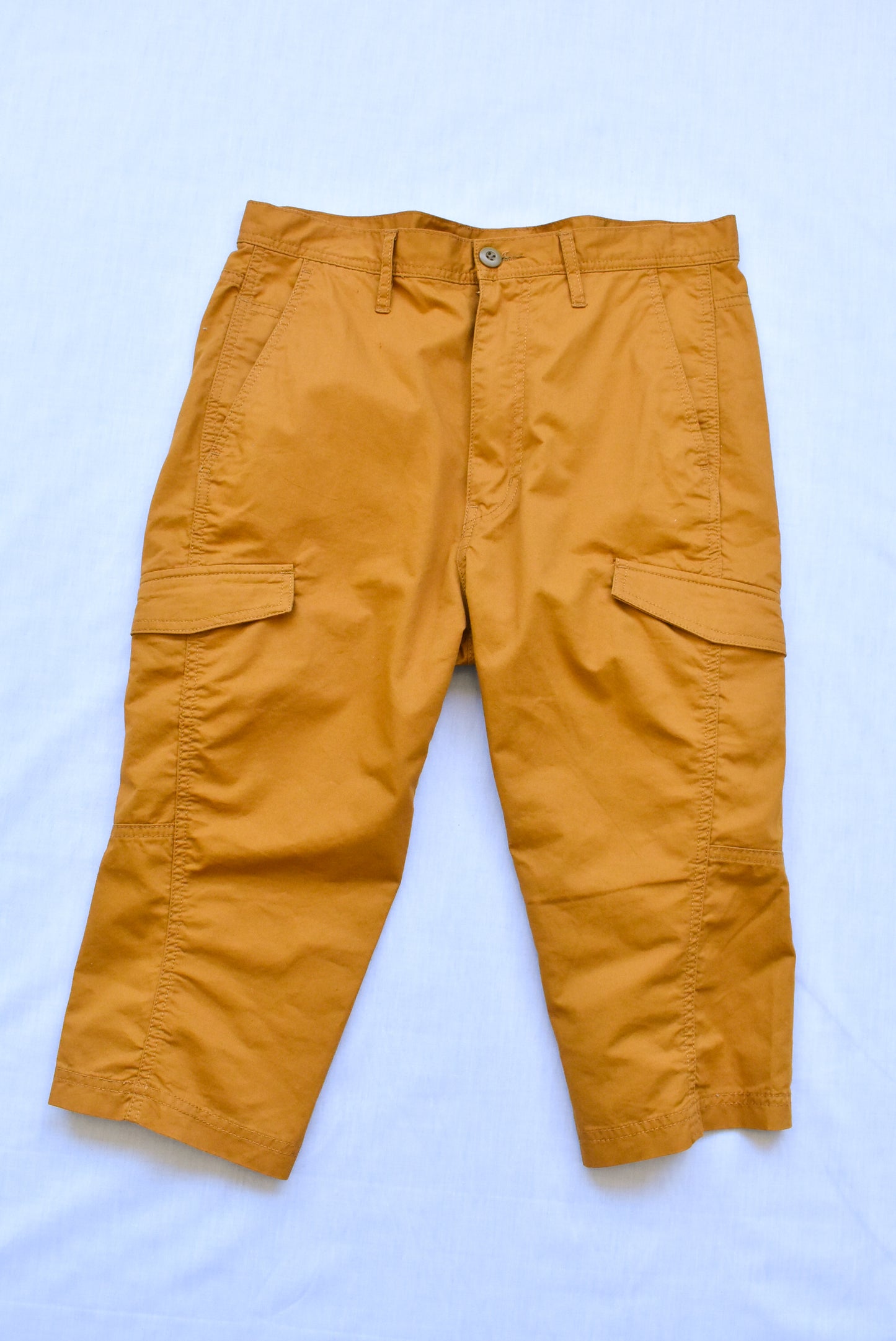 Tan cropped pants, 10