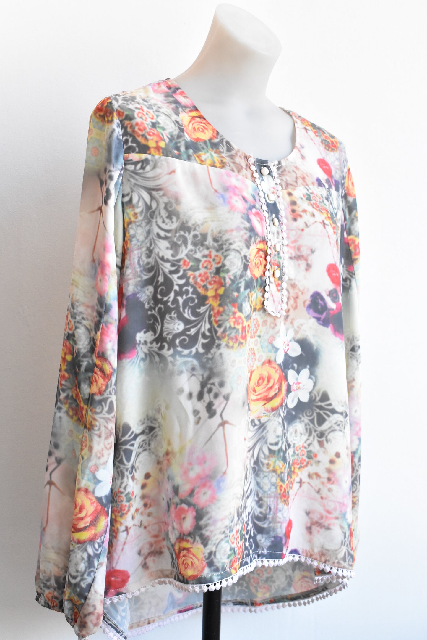 Scope floral top, size 14
