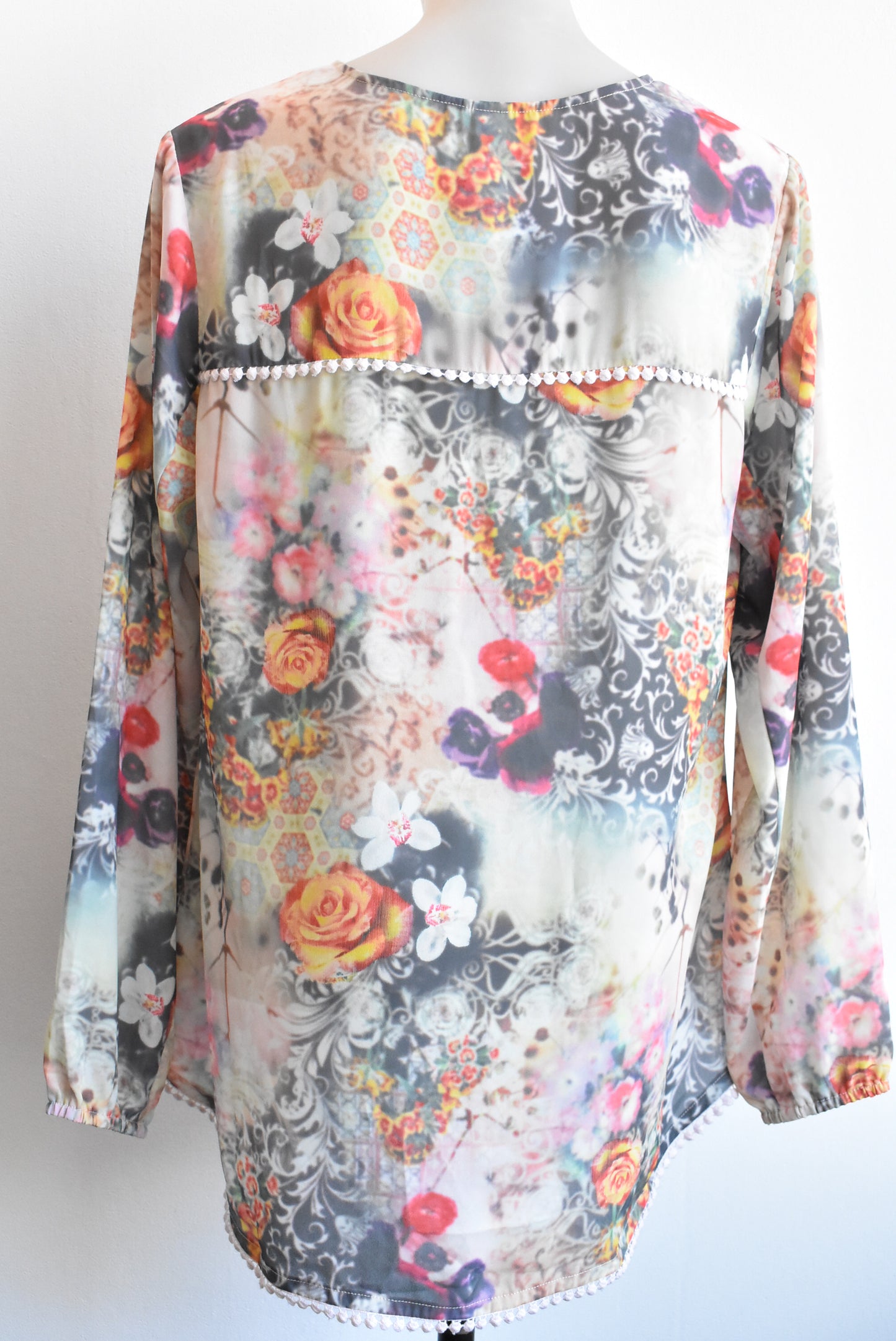 Scope floral top, size 14